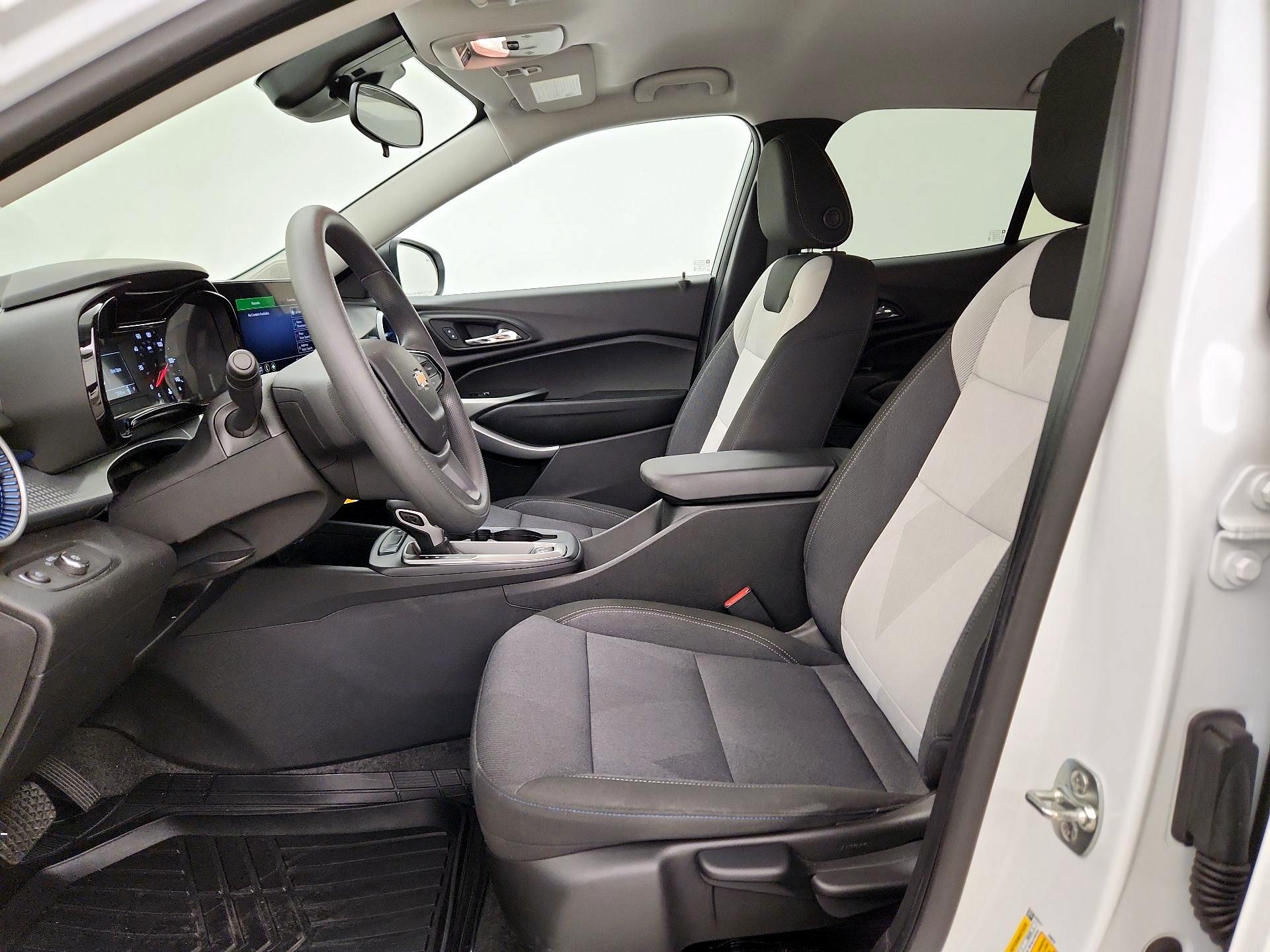 Thumbnail: 2025 Chevrolet Trax - 11