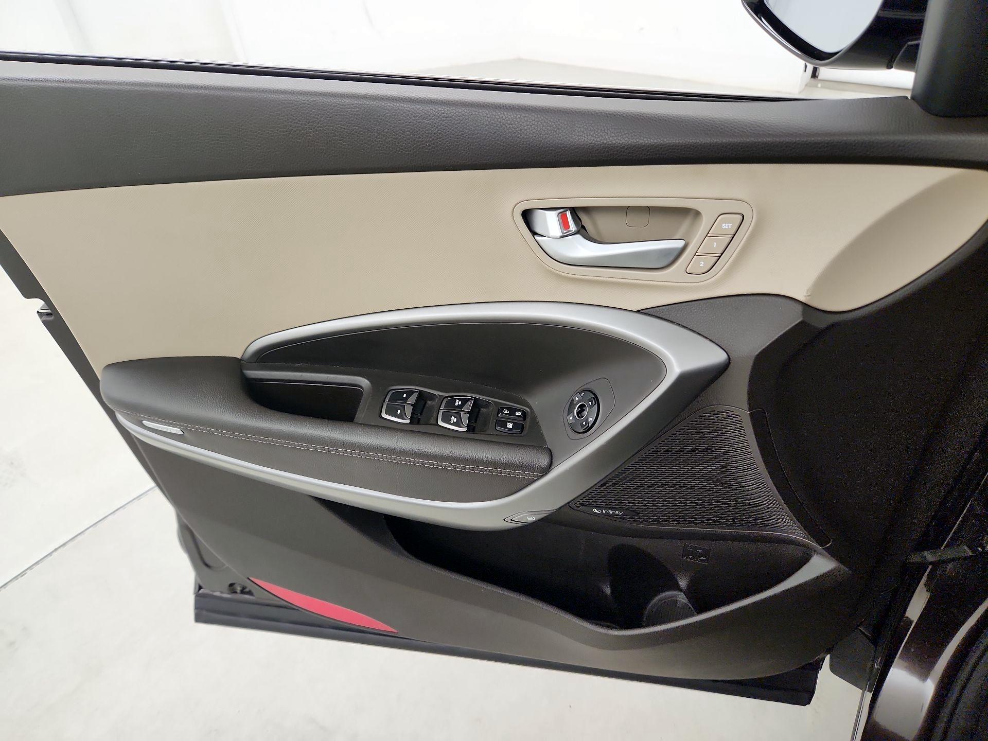 Thumbnail: 2016 Hyundai Santa Fe - 12