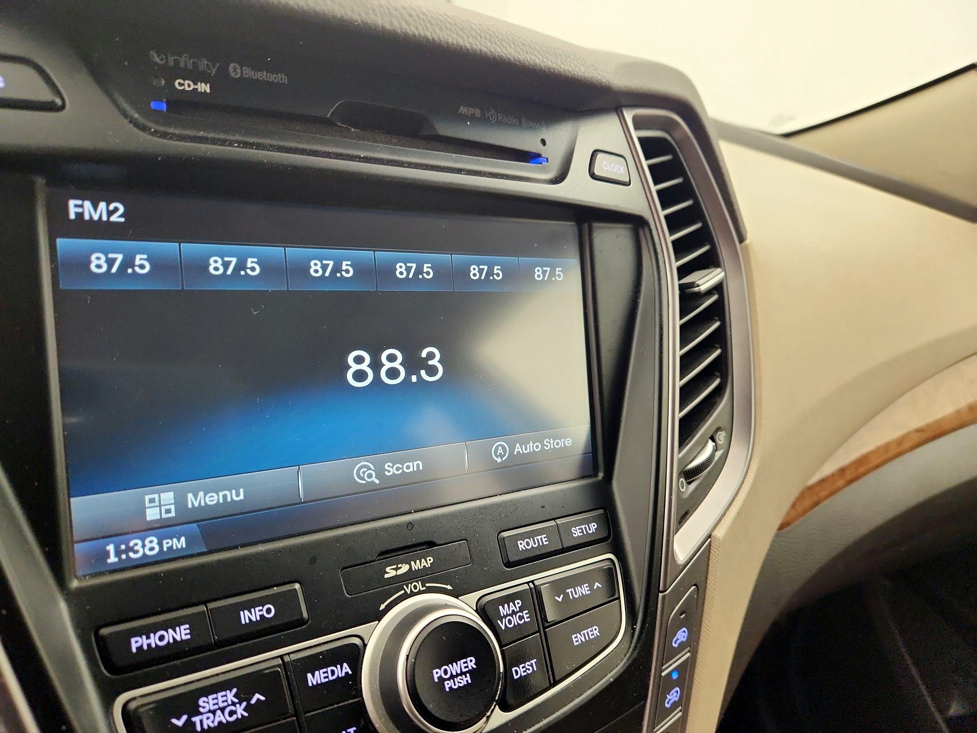 Thumbnail: 2016 Hyundai Santa Fe - 16