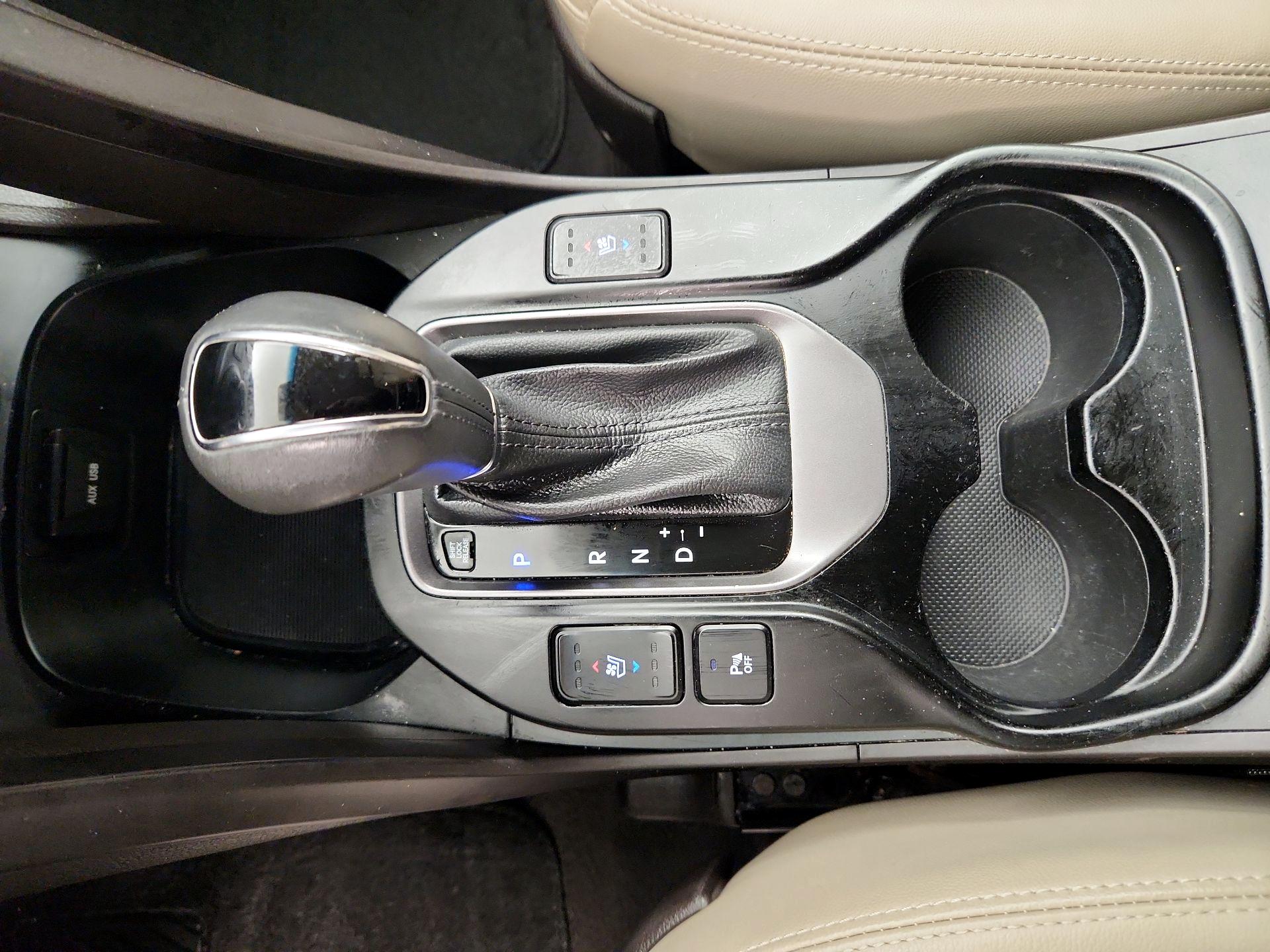 Thumbnail: 2016 Hyundai Santa Fe - 18