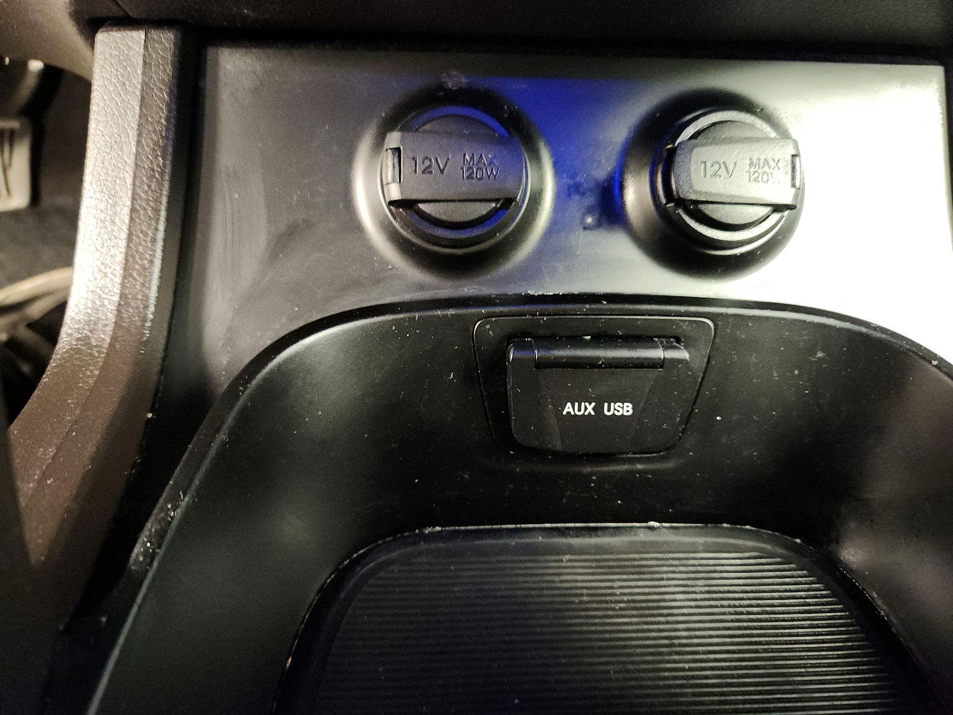 Thumbnail: 2016 Hyundai Santa Fe - 19