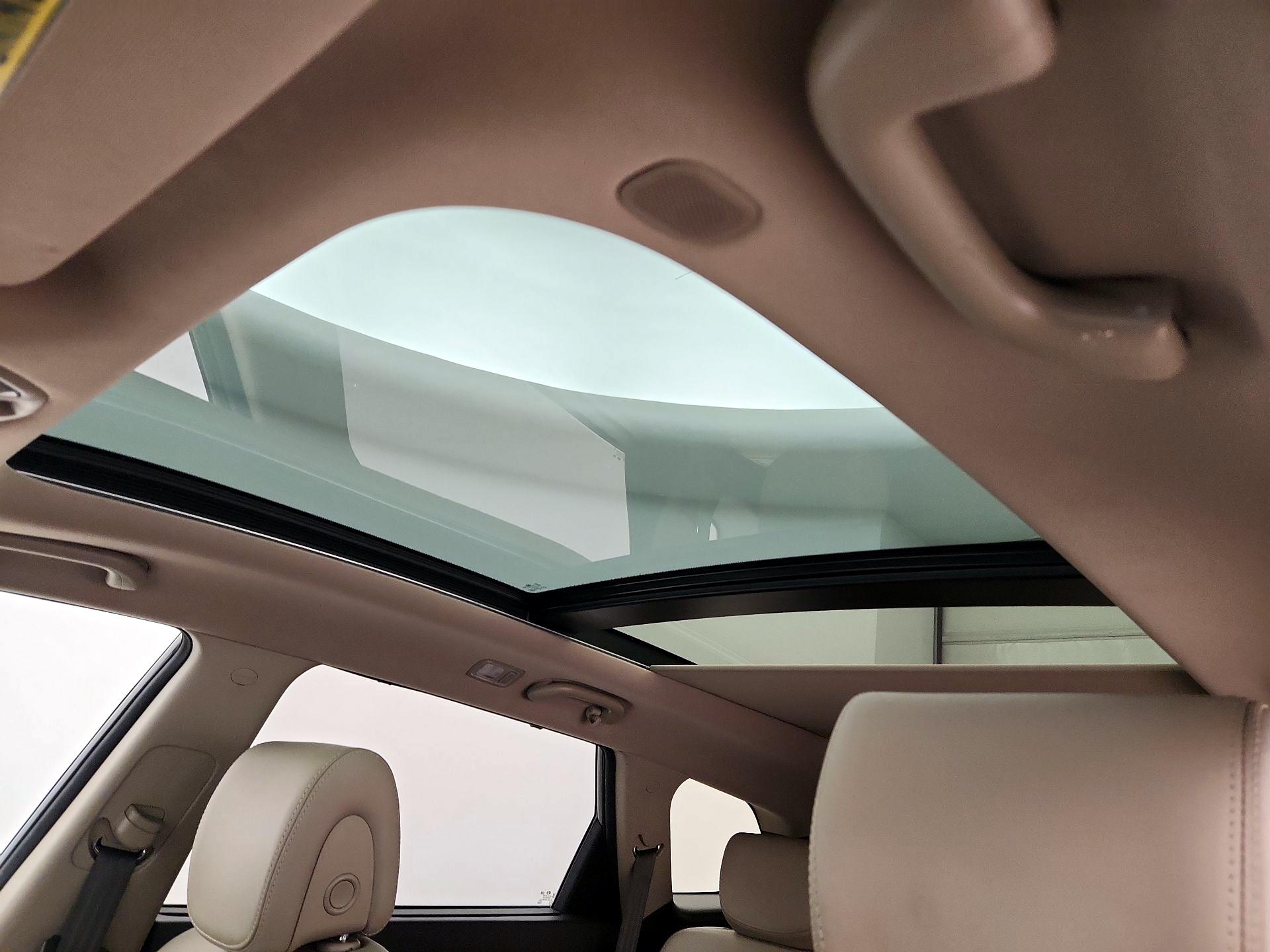 Thumbnail: 2016 Hyundai Santa Fe - 20