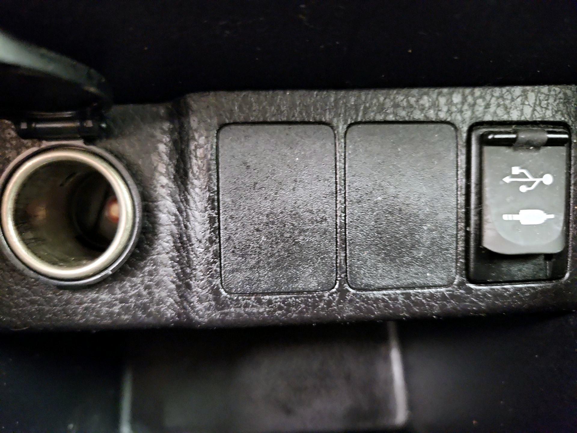 Thumbnail: 2018 Toyota Corolla - 18