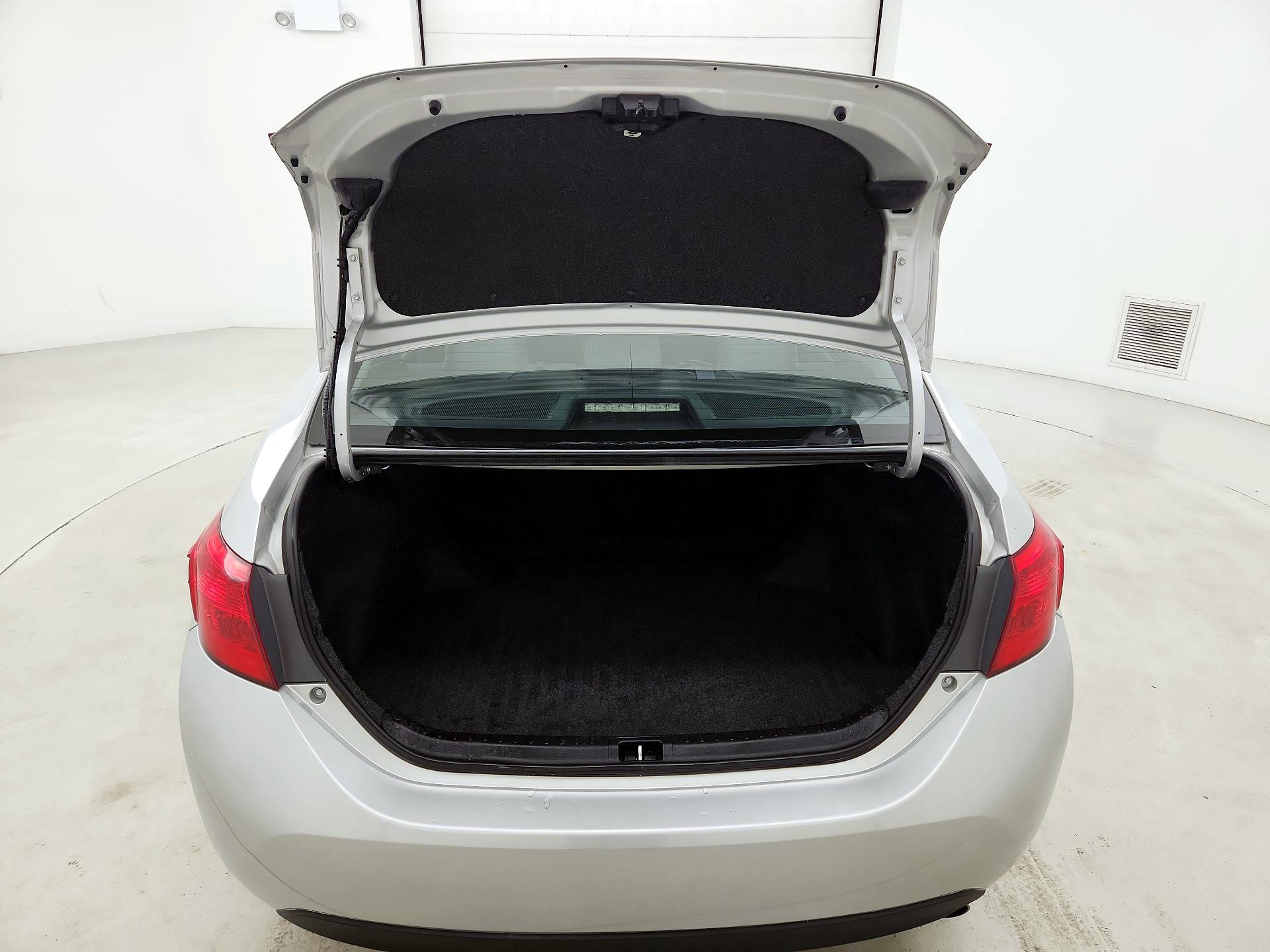 Thumbnail: 2018 Toyota Corolla - 20