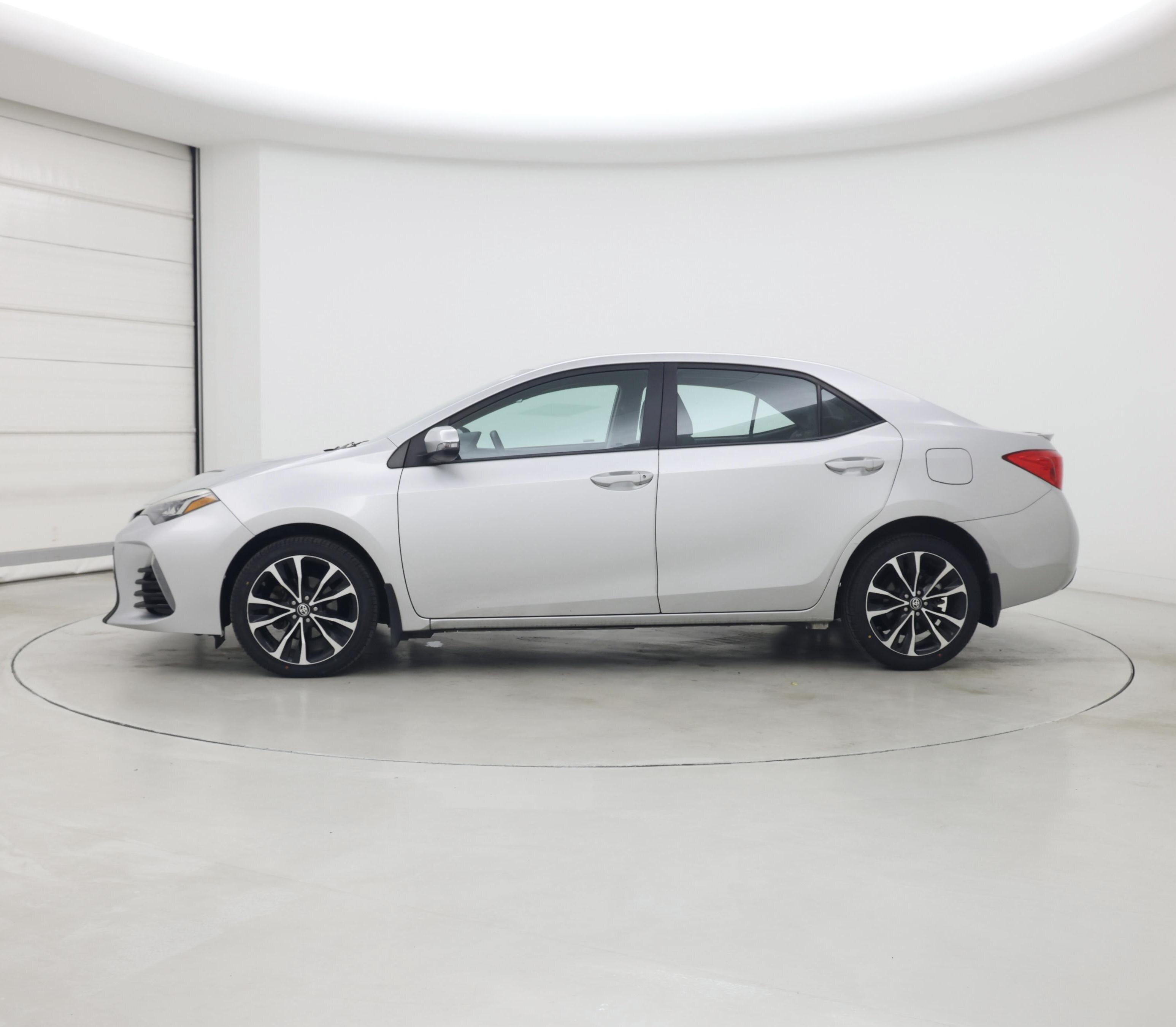 Thumbnail: 2018 Toyota Corolla - 3