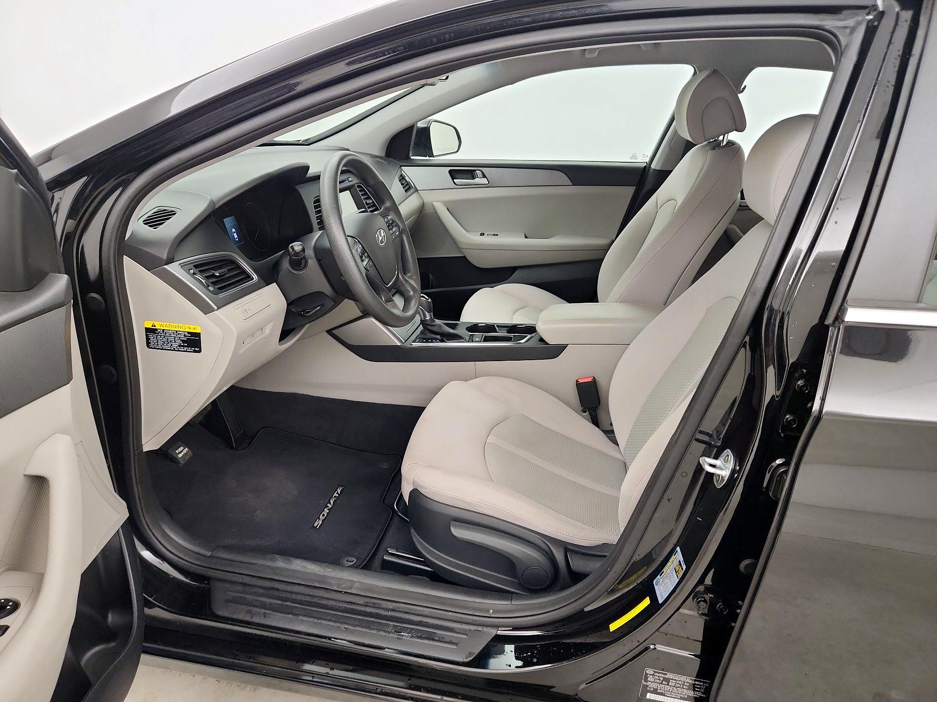 Thumbnail: 2016 Hyundai Sonata - 11