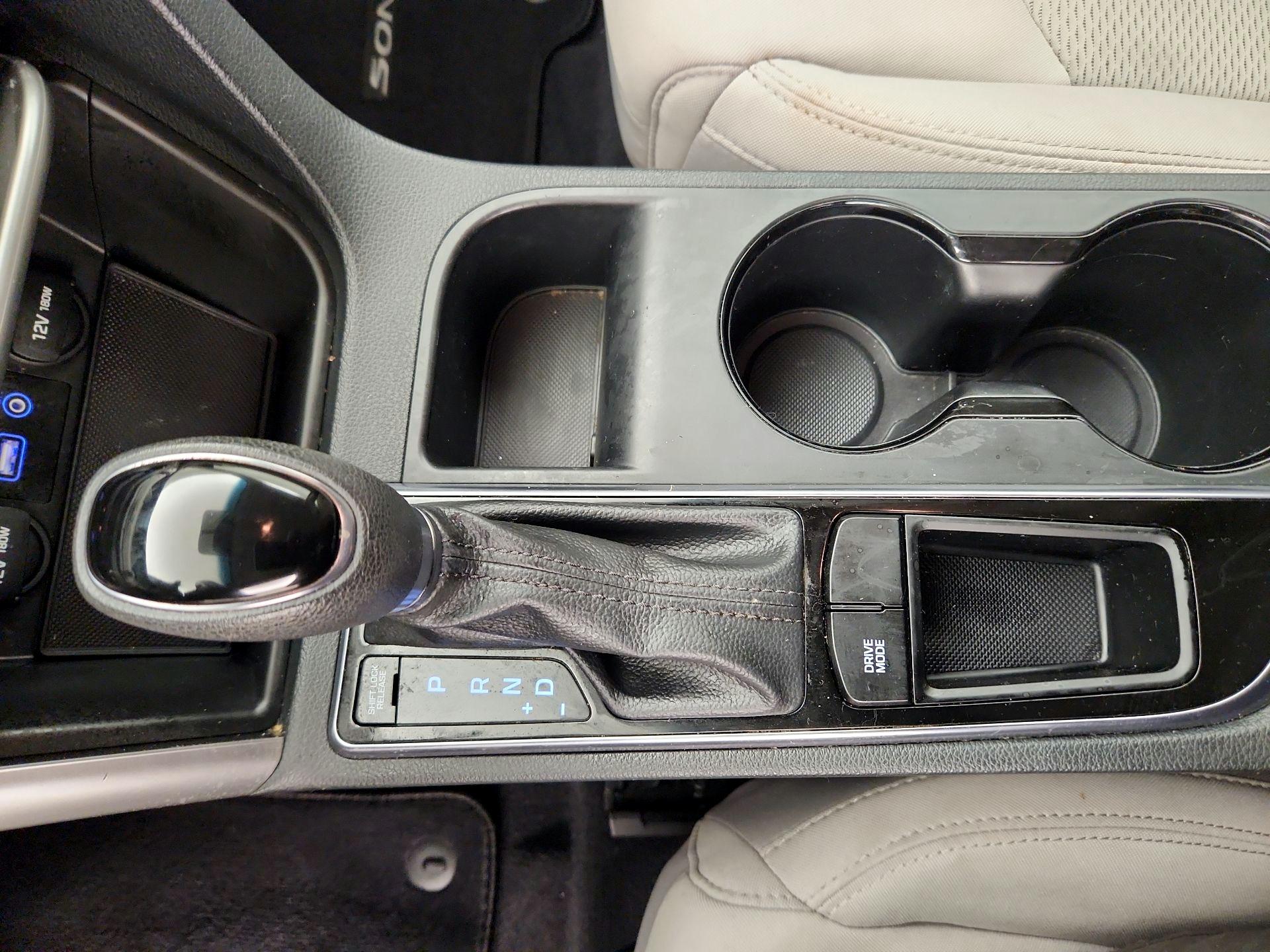 Thumbnail: 2016 Hyundai Sonata - 17