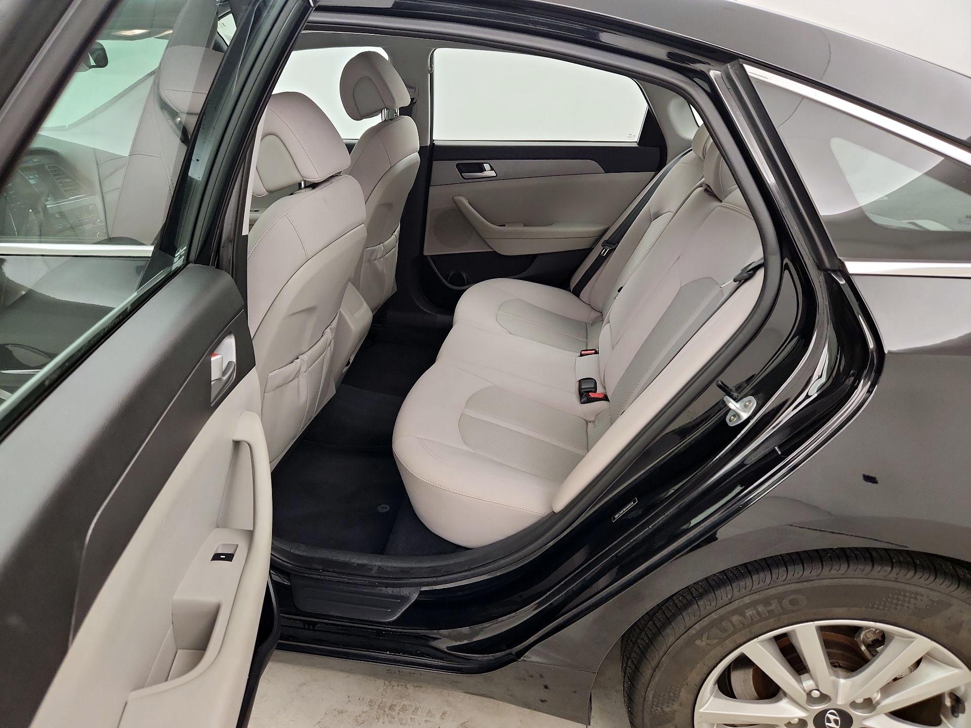 Thumbnail: 2016 Hyundai Sonata - 19