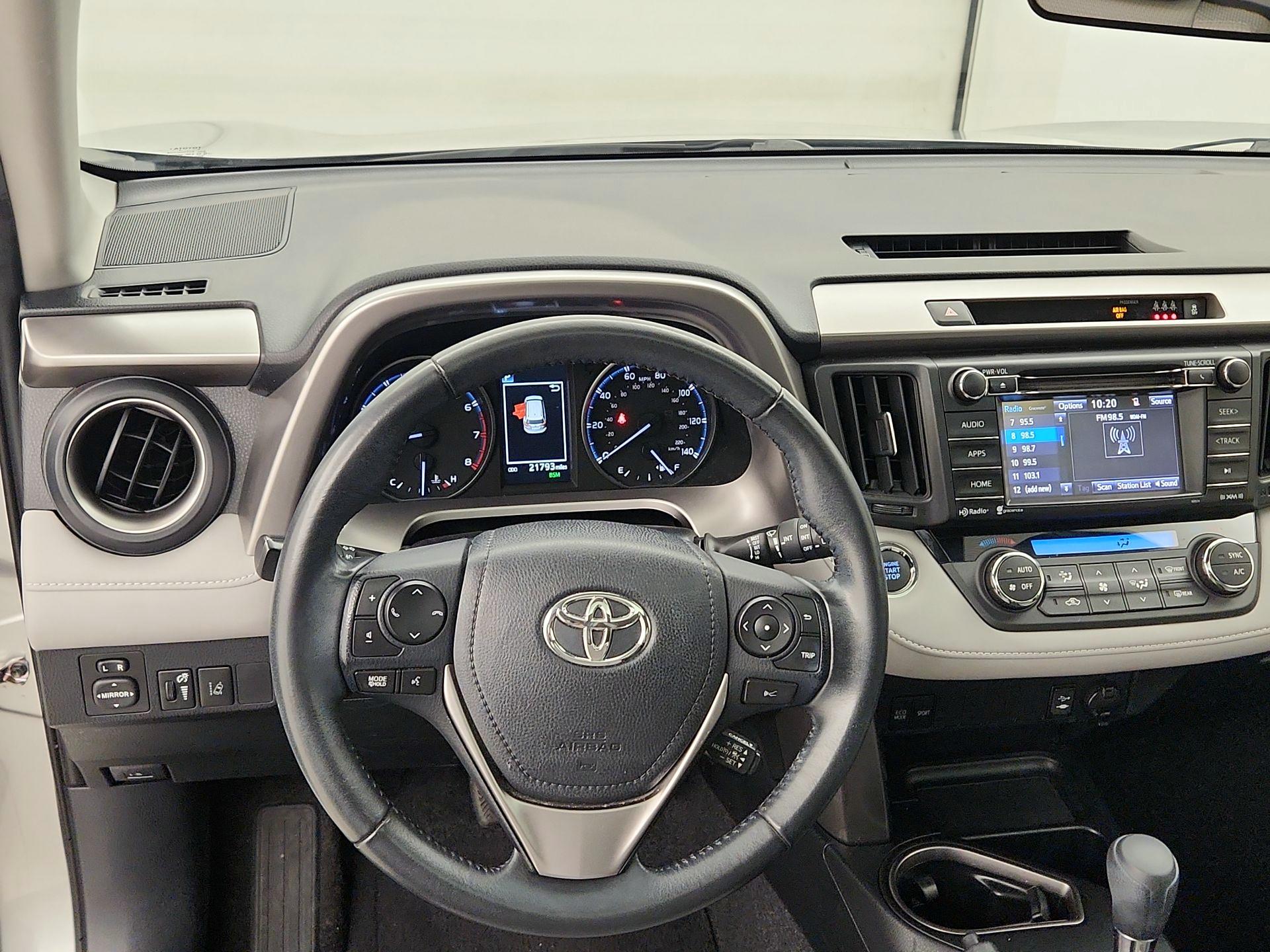 Thumbnail: 2018 Toyota RAV4 - 10