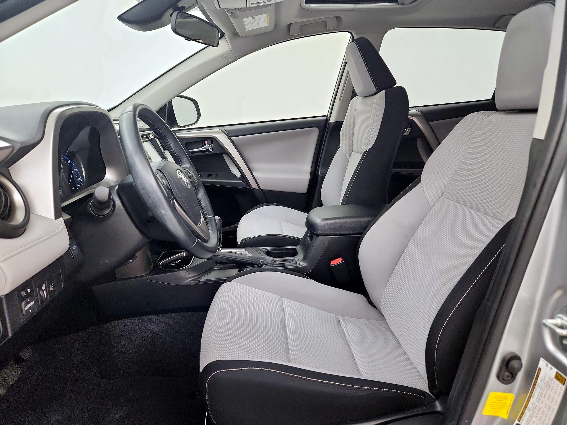 Thumbnail: 2018 Toyota RAV4 - 11