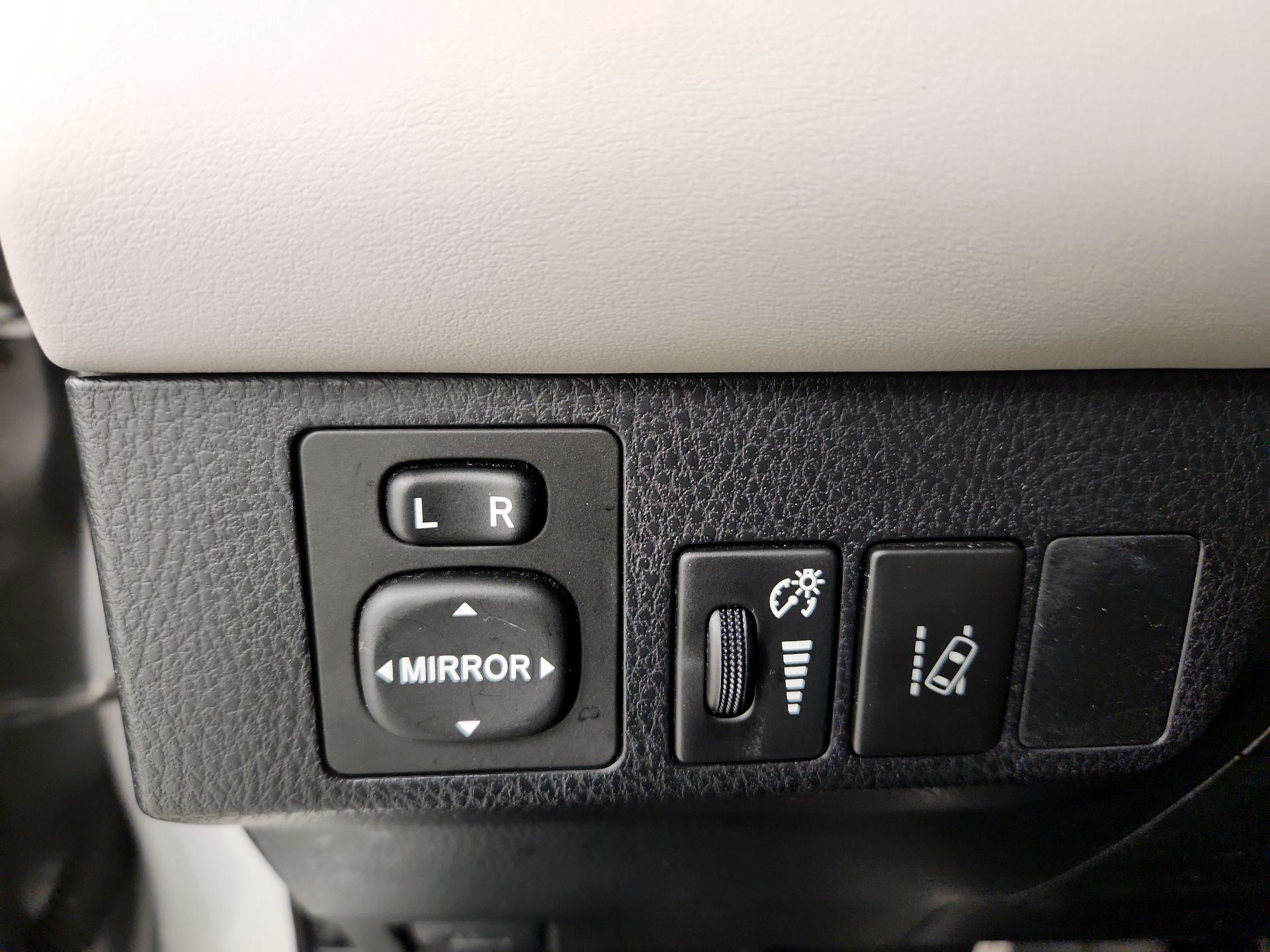 Thumbnail: 2018 Toyota RAV4 - 13