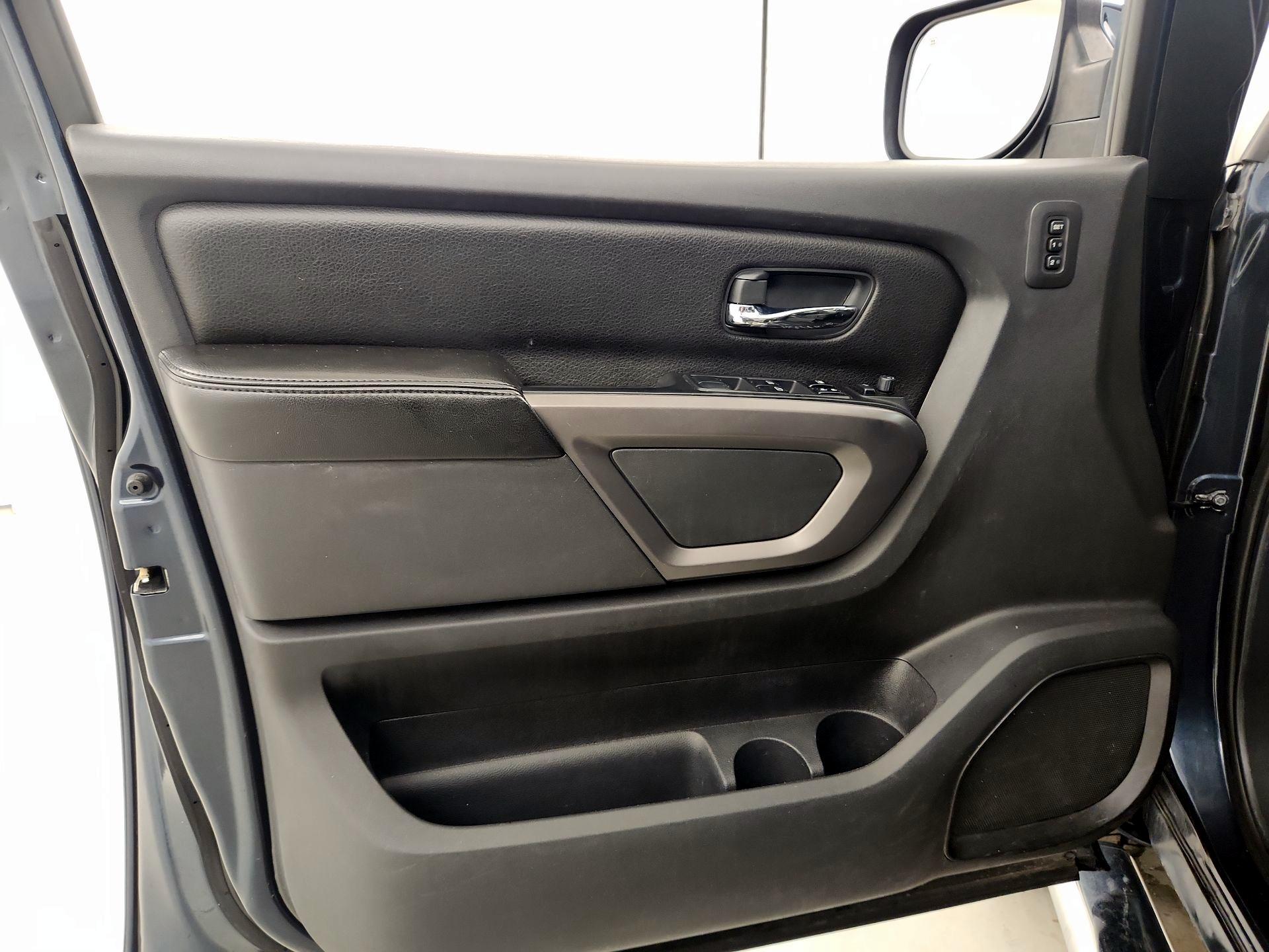 Thumbnail: 2015 Nissan Titan - 12