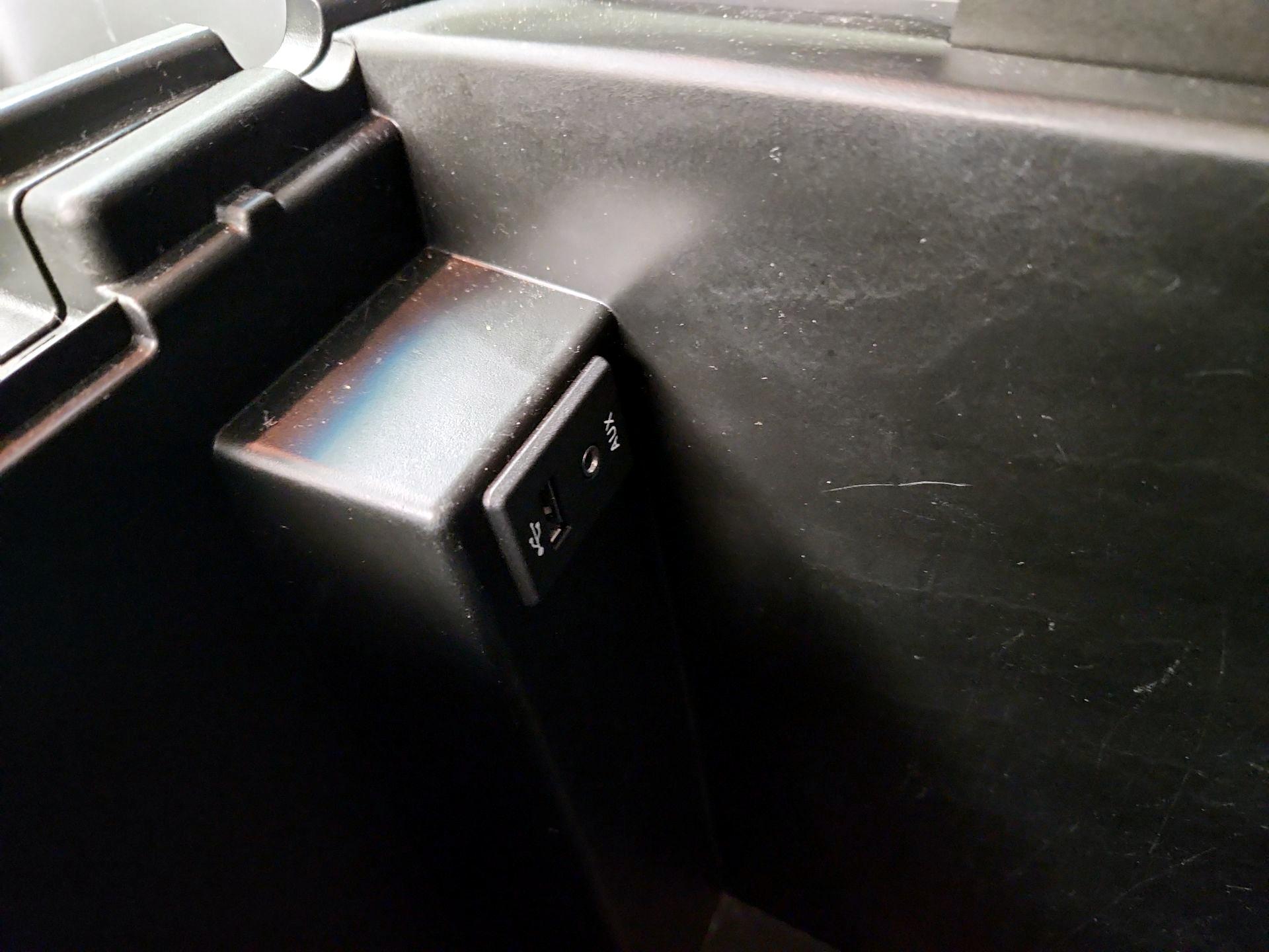 Thumbnail: 2015 Nissan Titan - 19