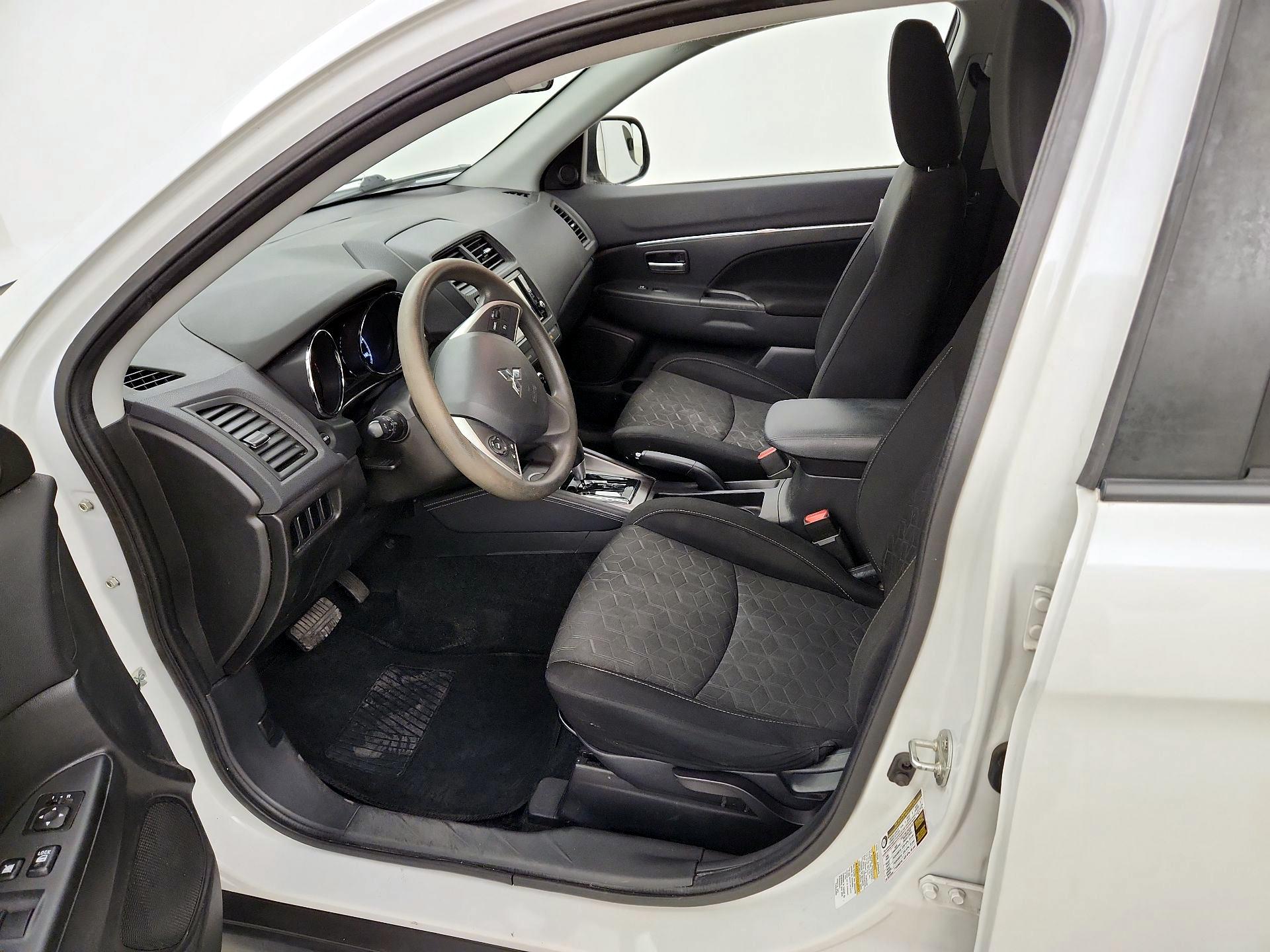 Thumbnail: 2020 Mitsubishi Outlander Sport - 9