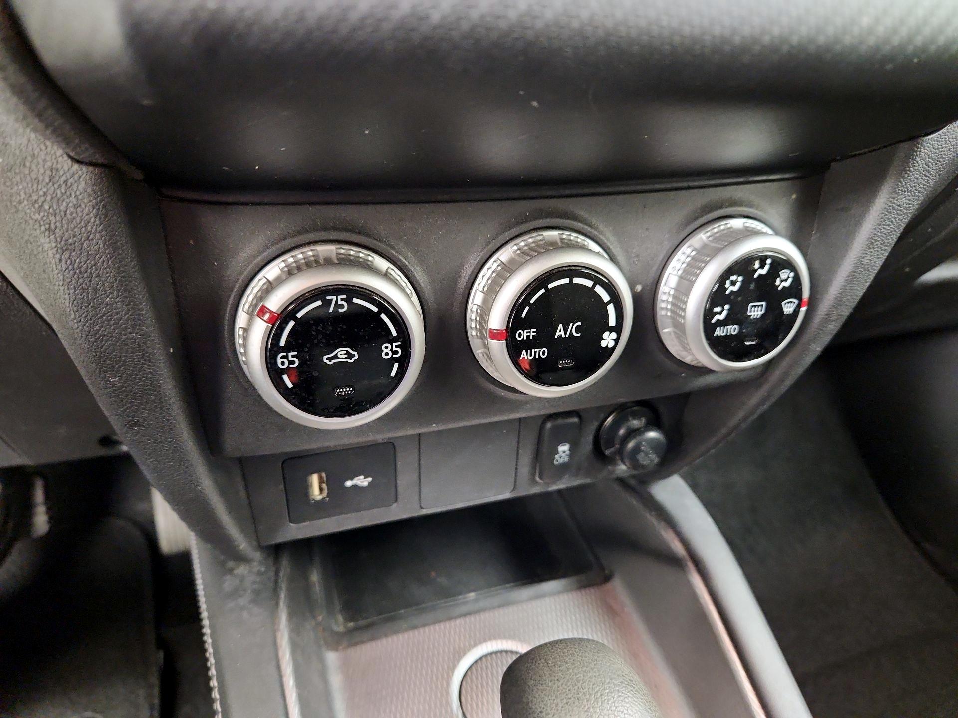 Thumbnail: 2020 Mitsubishi Outlander Sport - 14