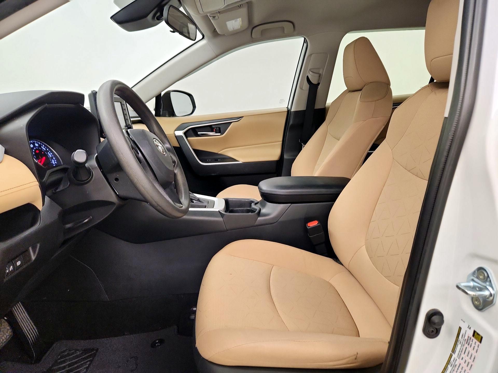 Thumbnail: 2021 Toyota RAV4 - 11