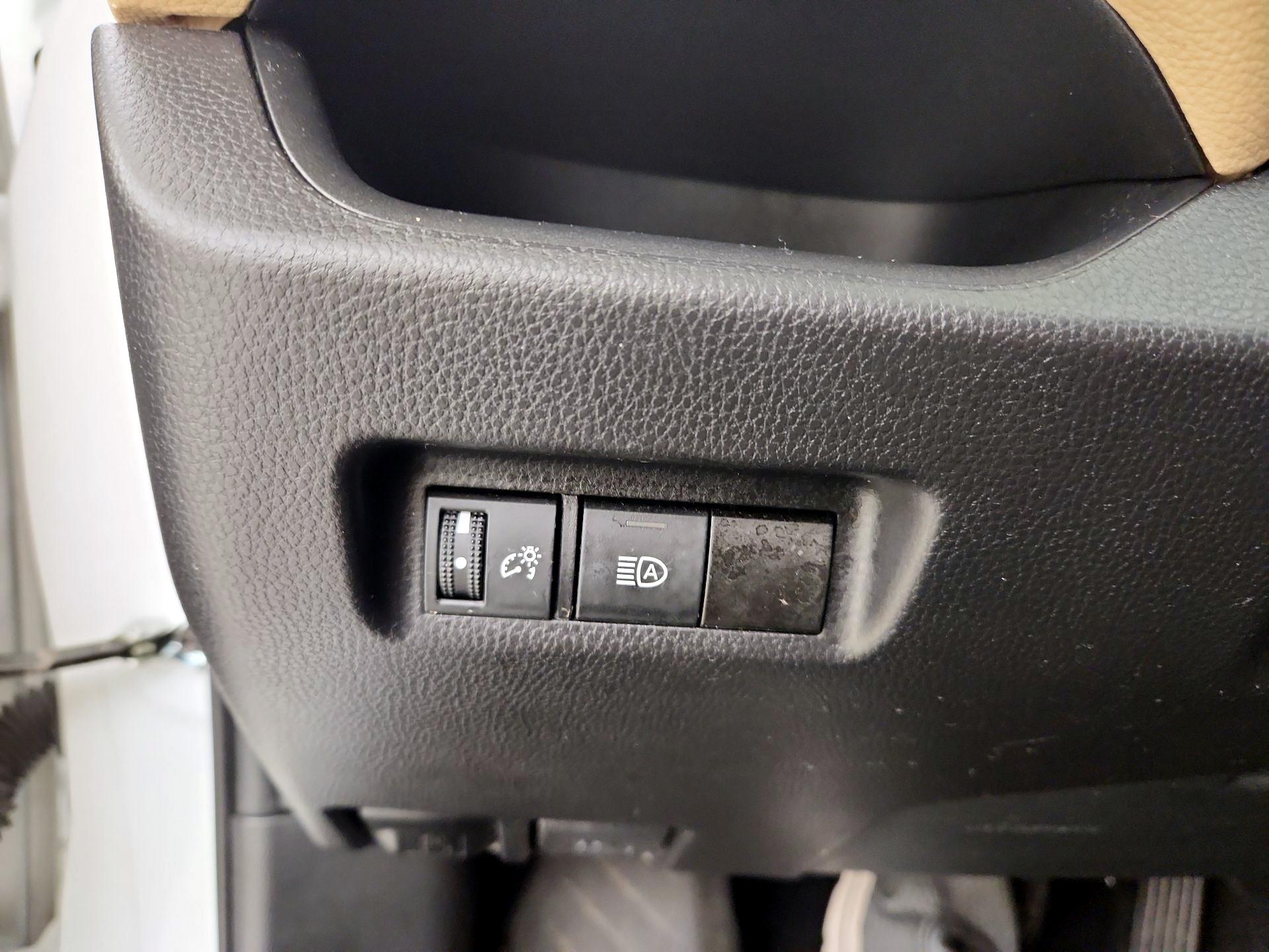 Thumbnail: 2021 Toyota RAV4 - 13