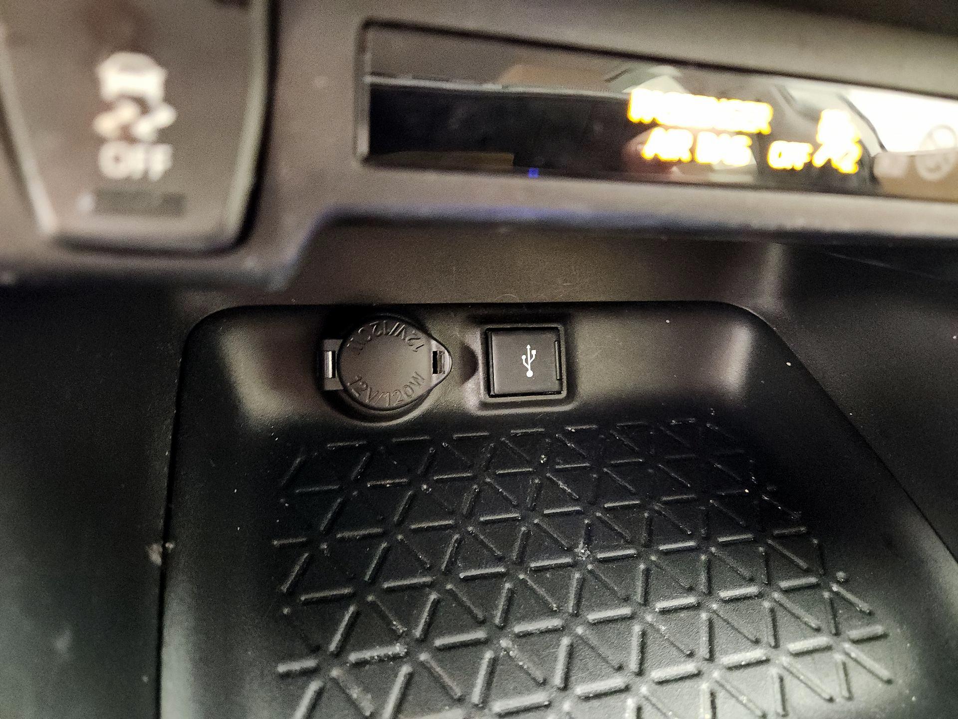 Thumbnail: 2021 Toyota RAV4 - 18