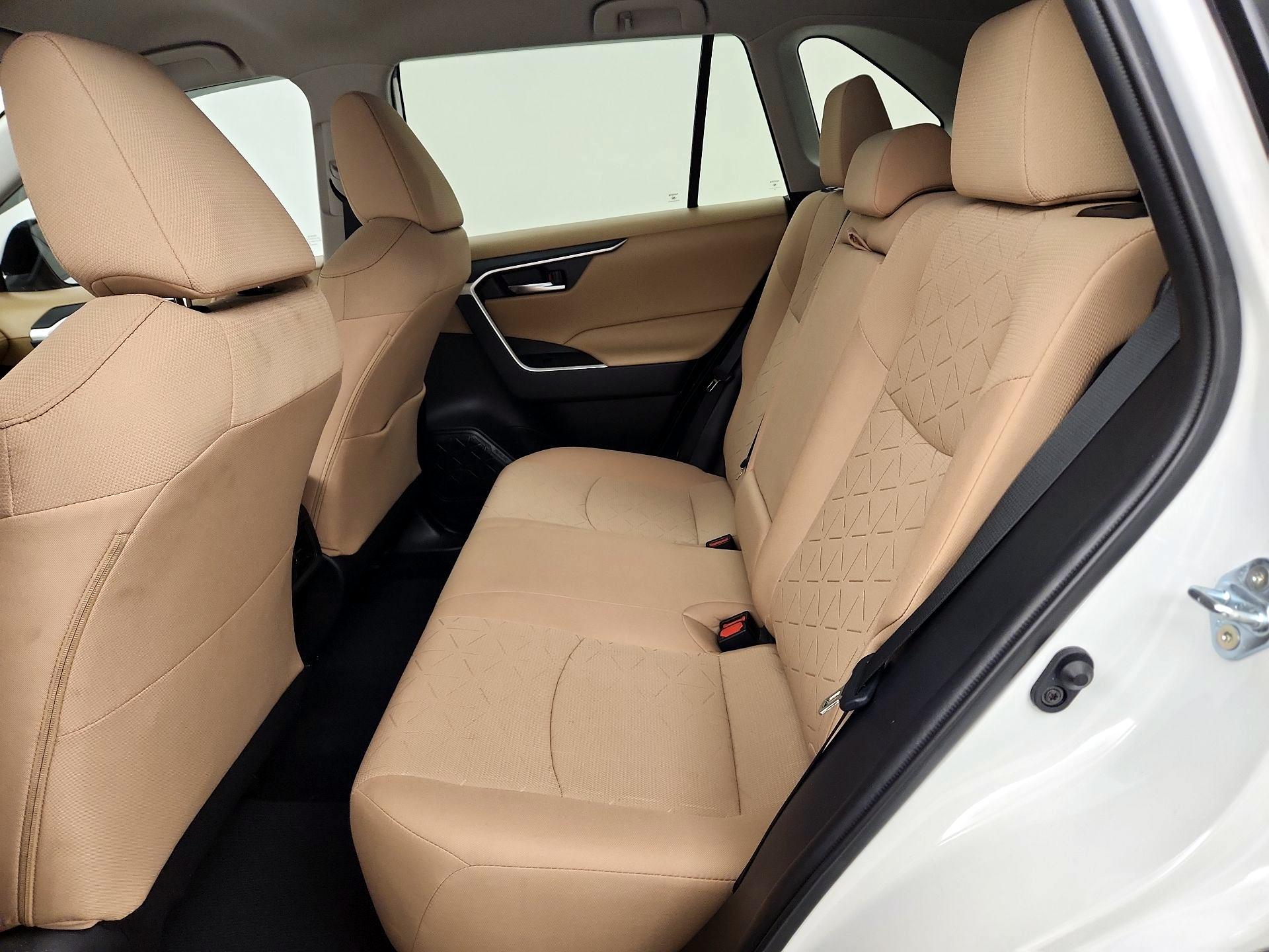 Thumbnail: 2021 Toyota RAV4 - 19