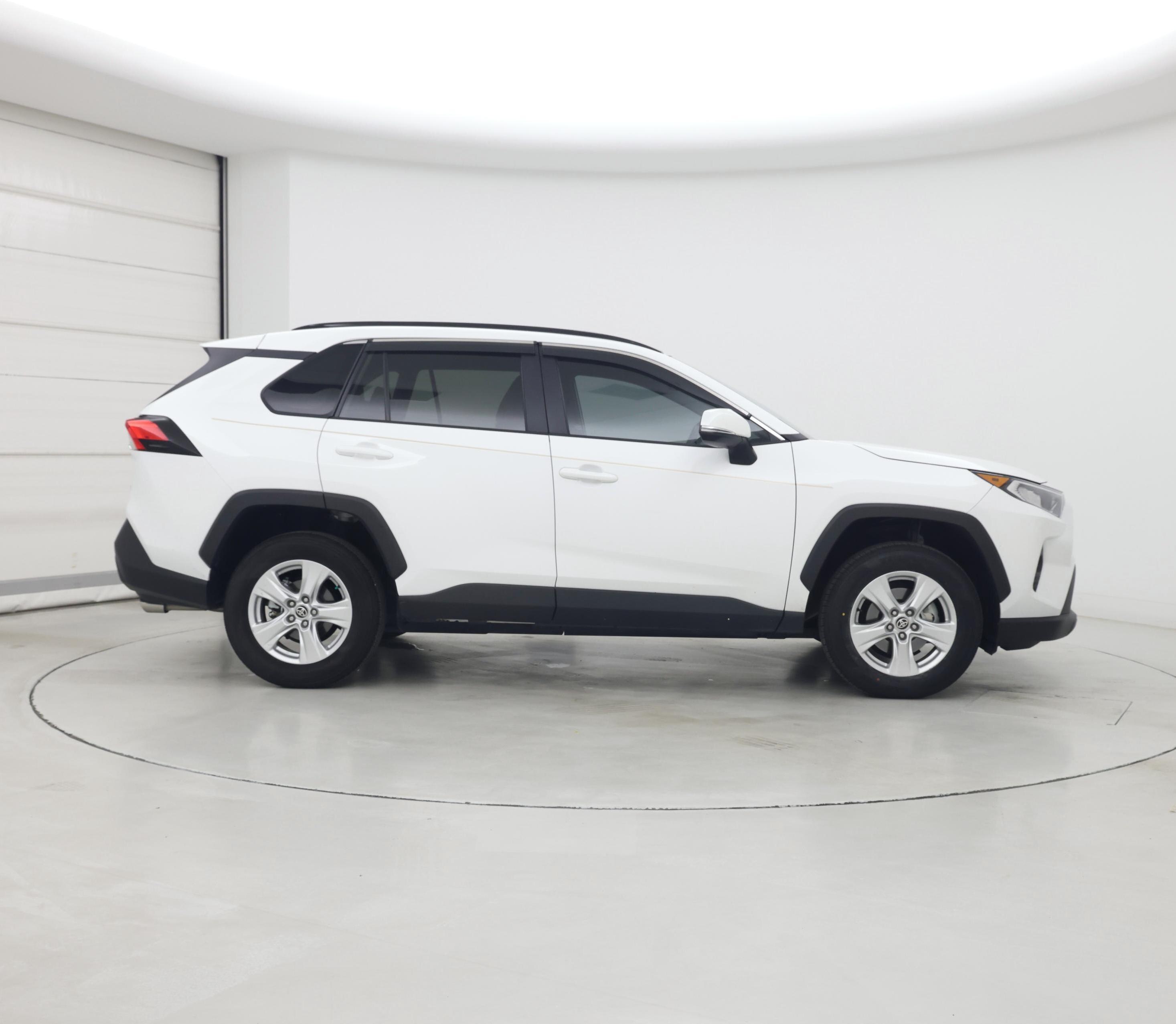 Thumbnail: 2021 Toyota RAV4 - 7