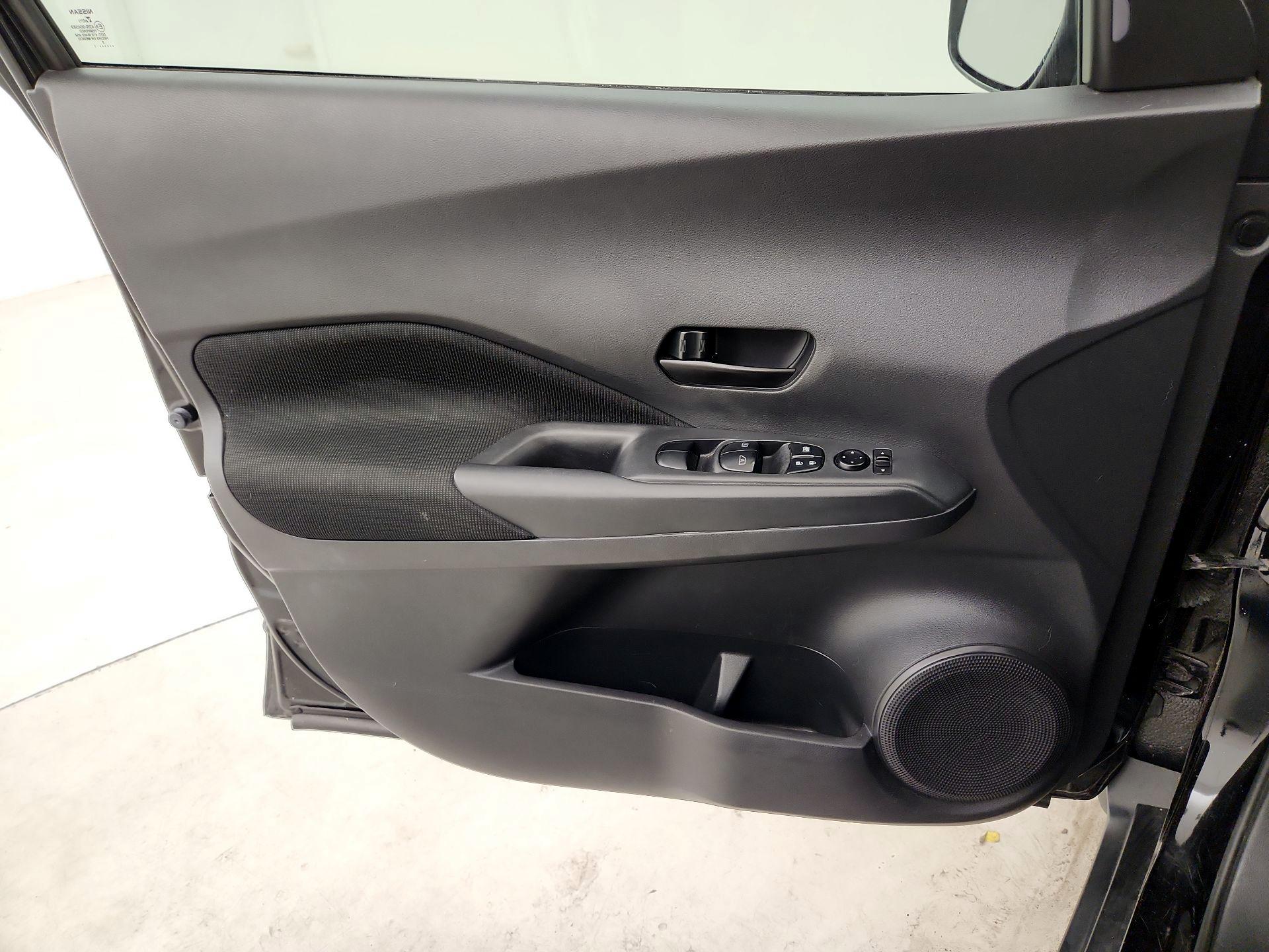 Thumbnail: 2021 Nissan Kicks - 12