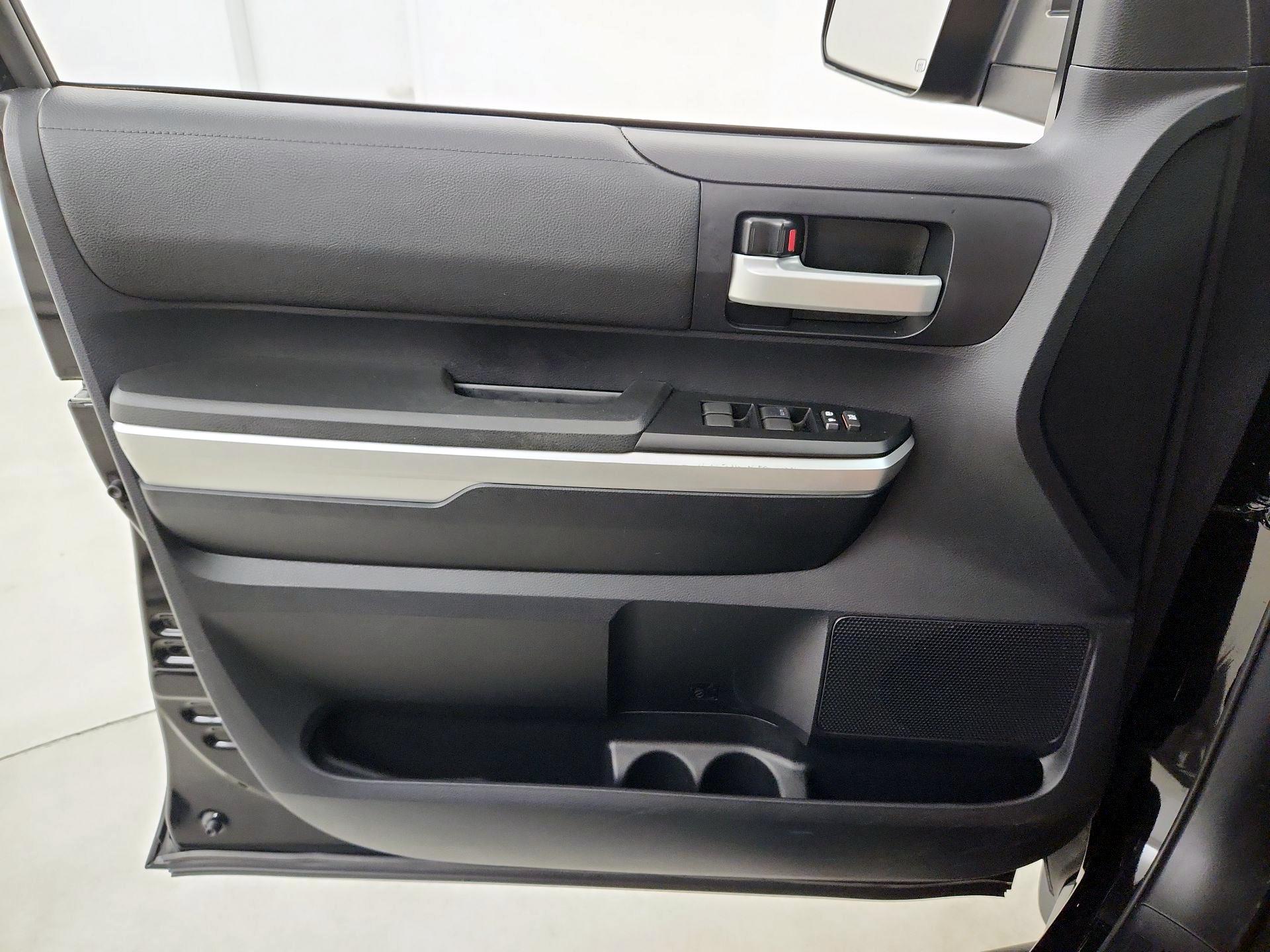 Thumbnail: 2015 Toyota Tundra - 12