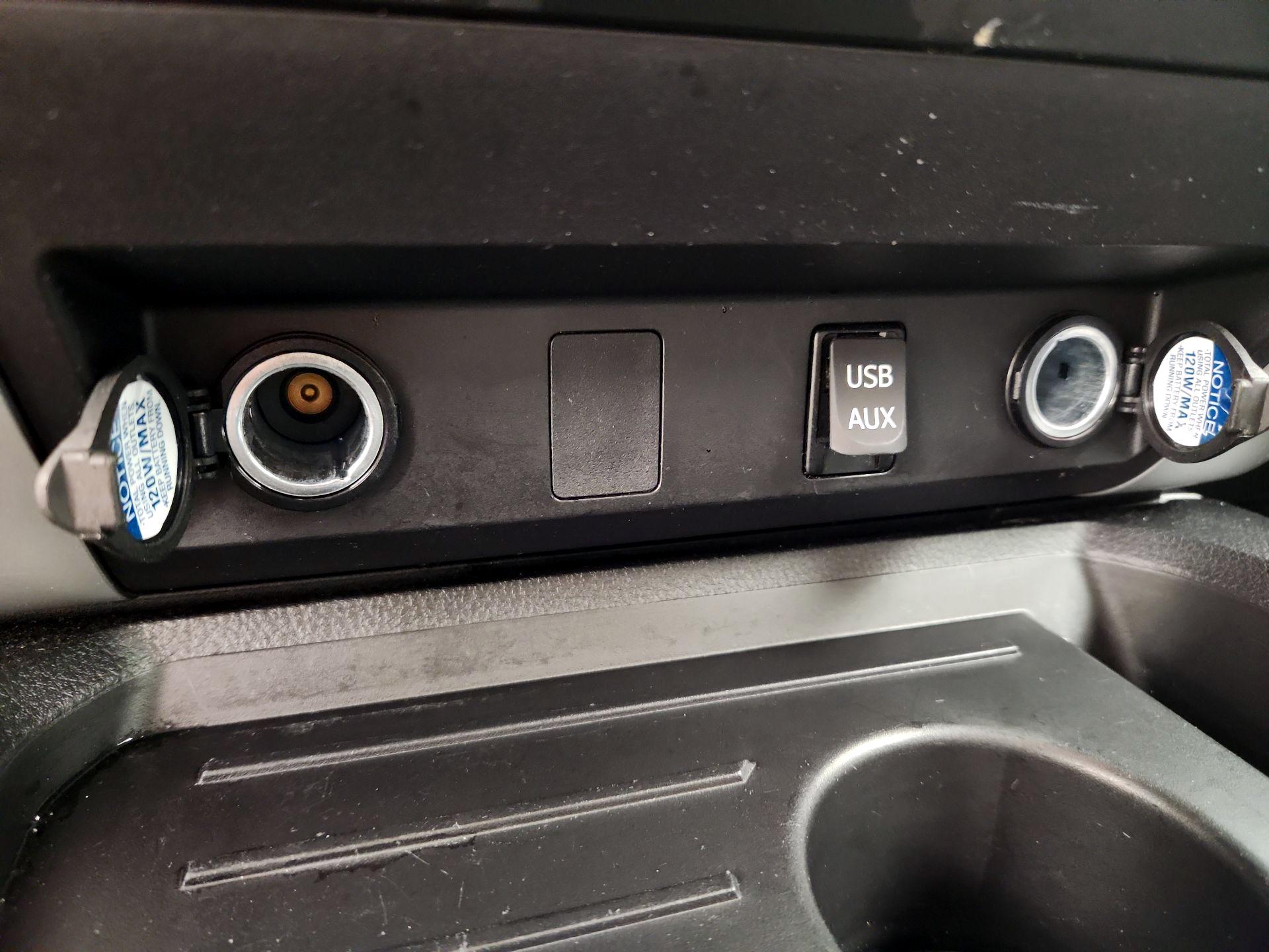 Thumbnail: 2015 Toyota Tundra - 18