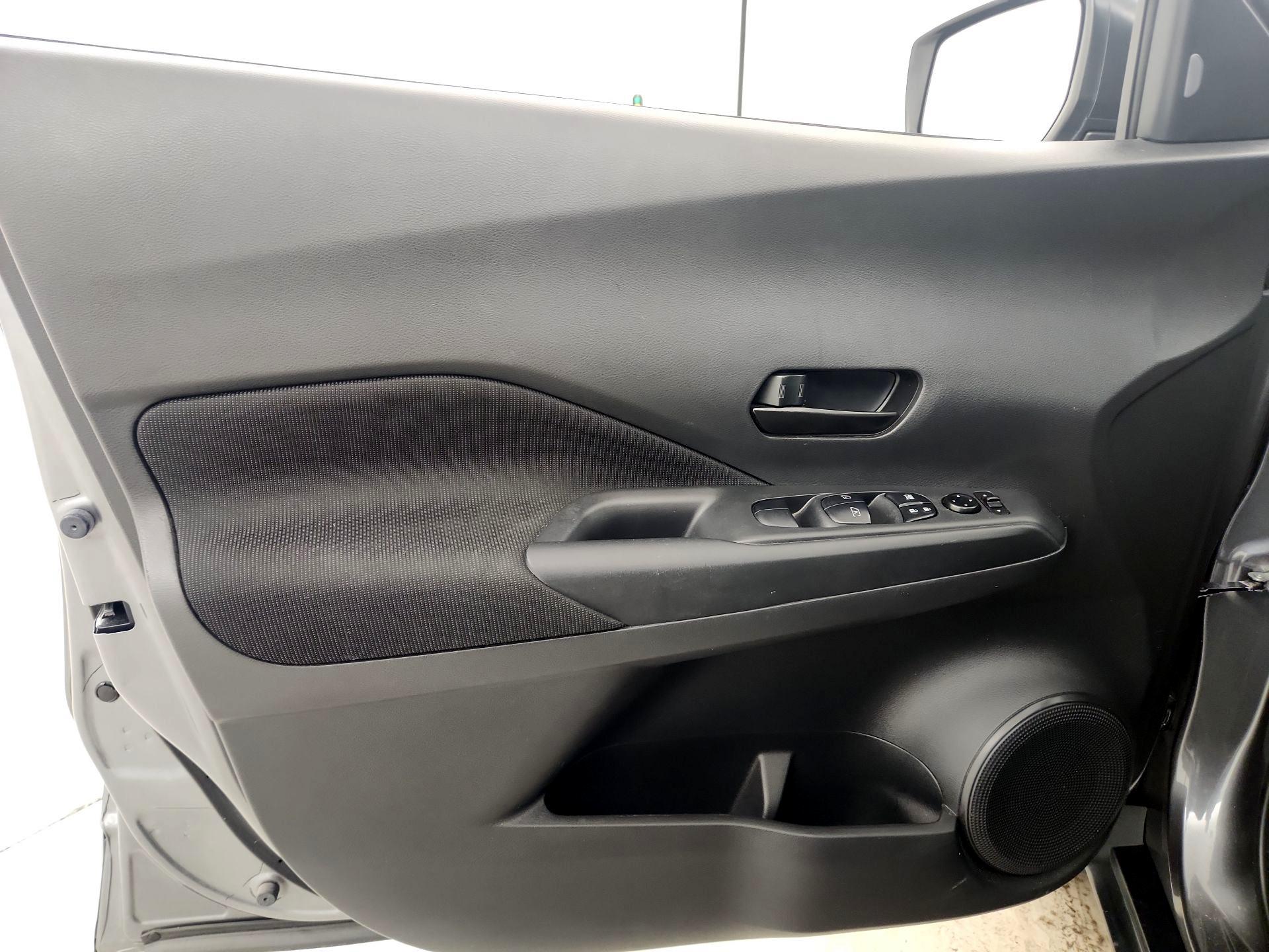 Thumbnail: 2021 Nissan Kicks - 12