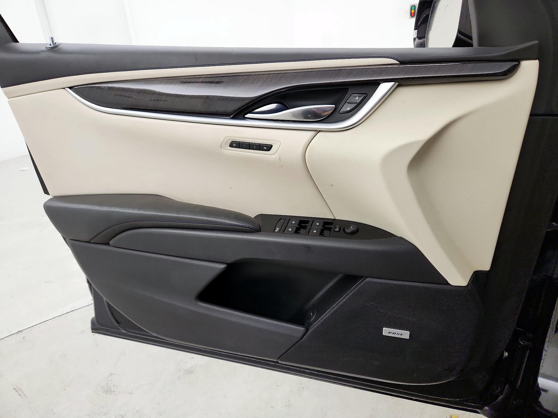 Thumbnail: 2016 Cadillac XTS - 12