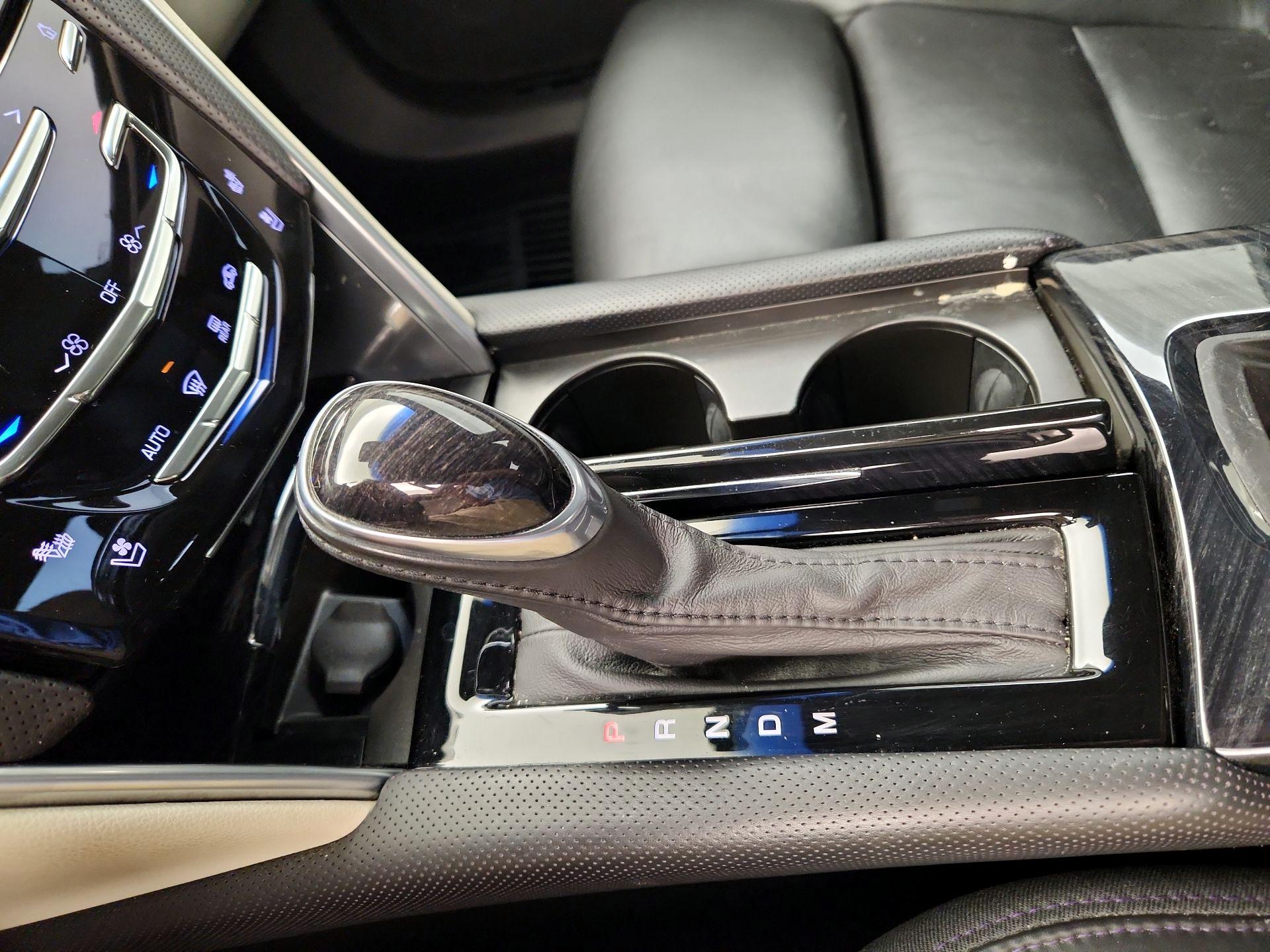 Thumbnail: 2016 Cadillac XTS - 18