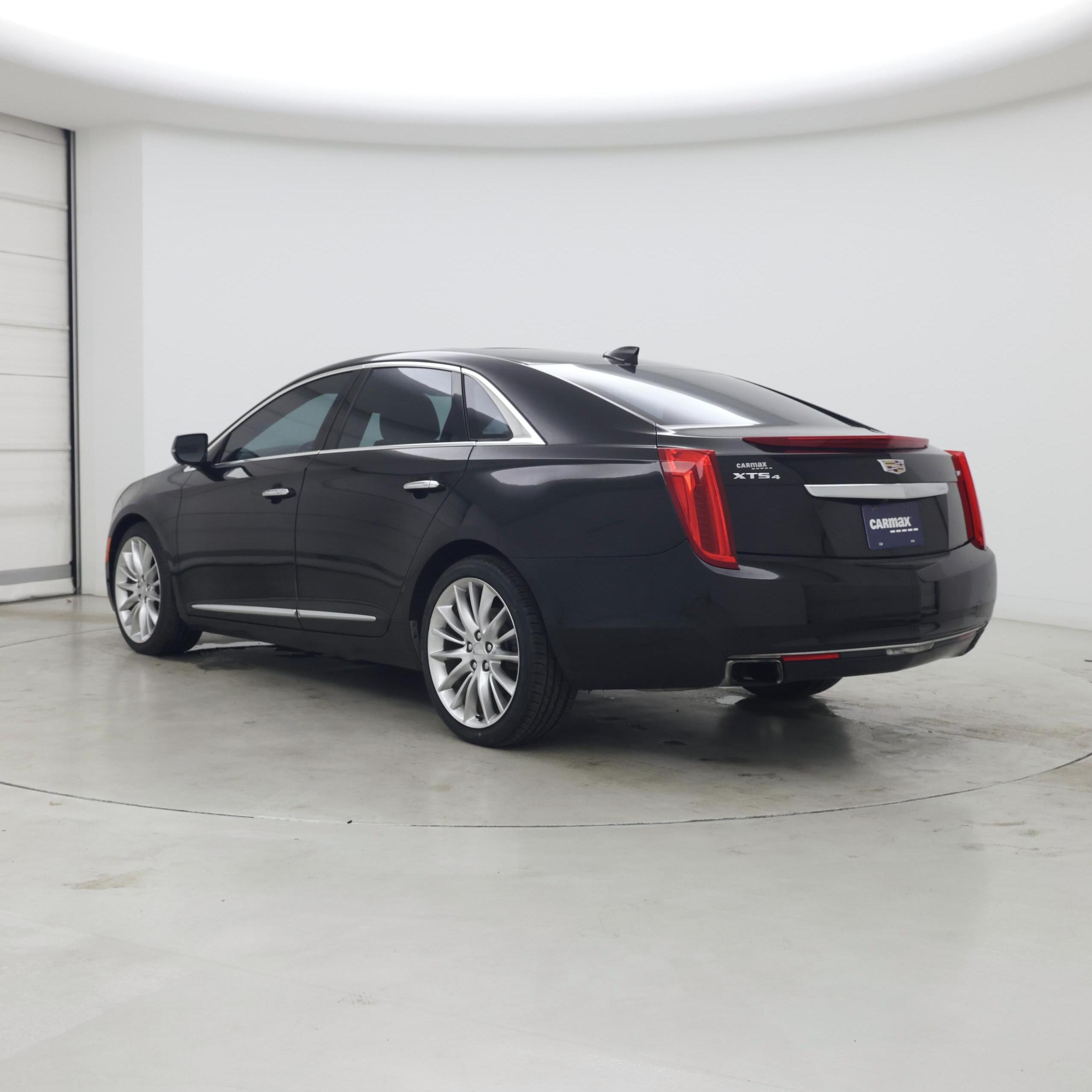 Thumbnail: 2016 Cadillac XTS - 2