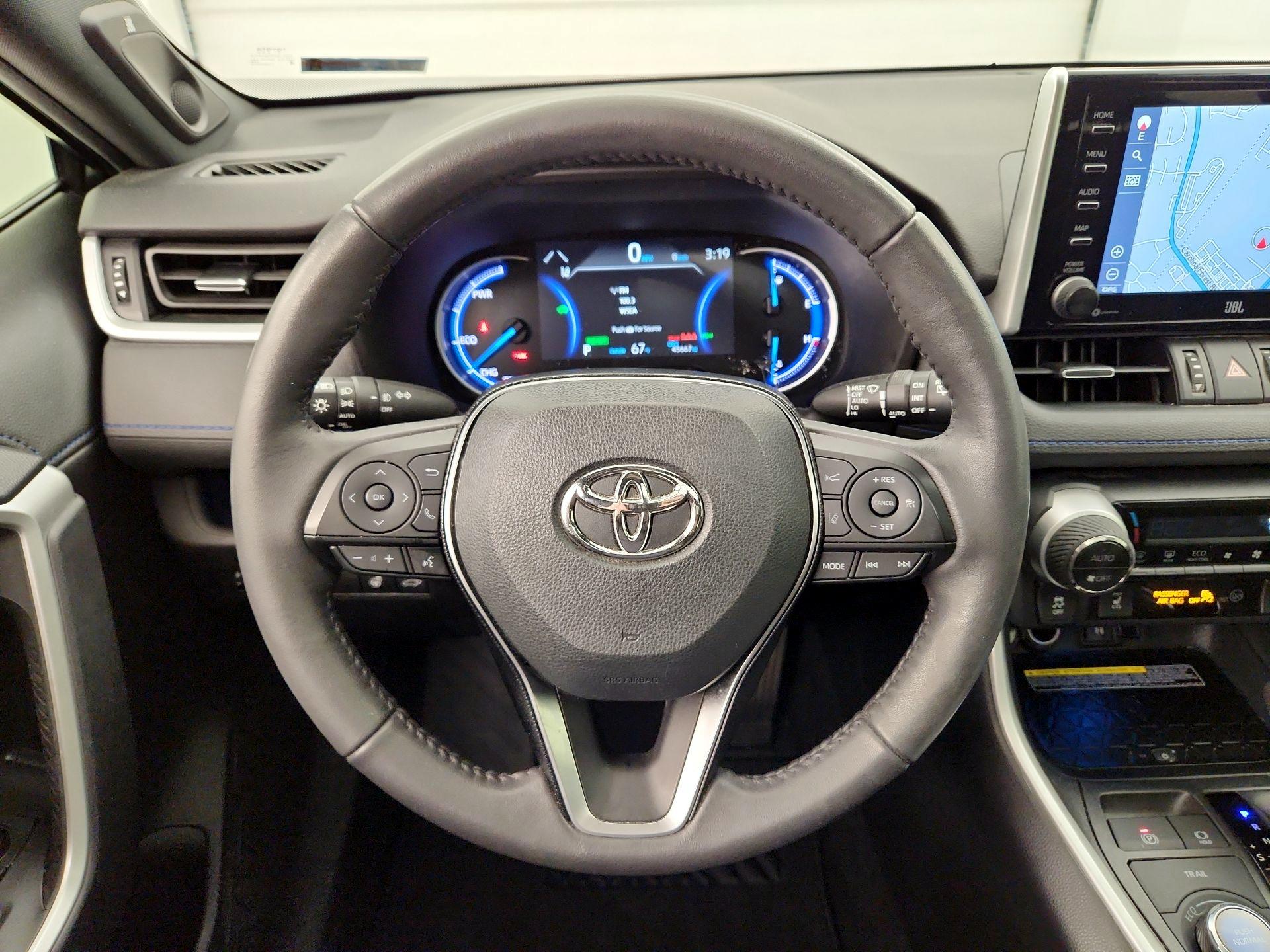 Thumbnail: 2021 Toyota RAV4 - 10