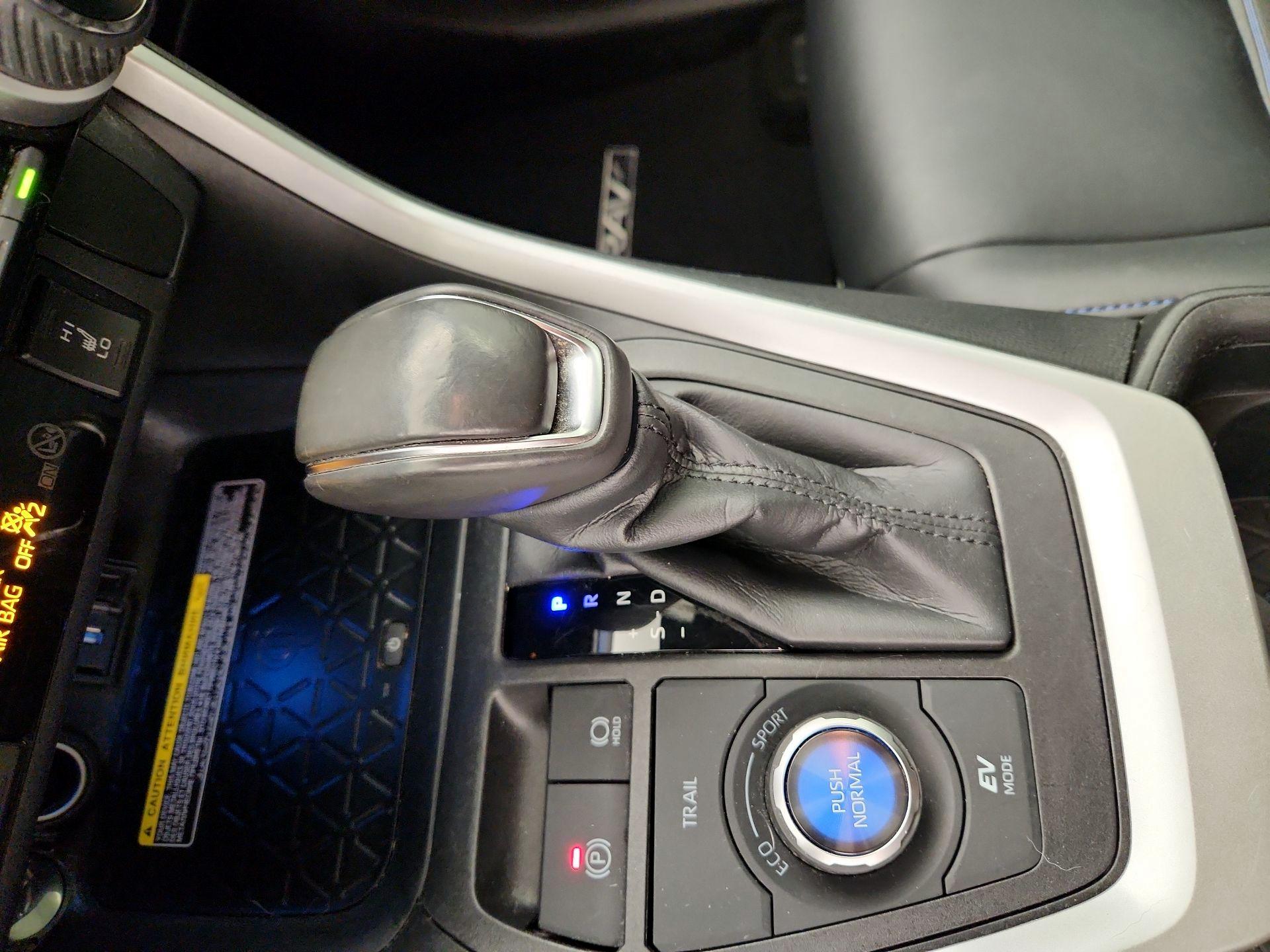 Thumbnail: 2021 Toyota RAV4 - 18