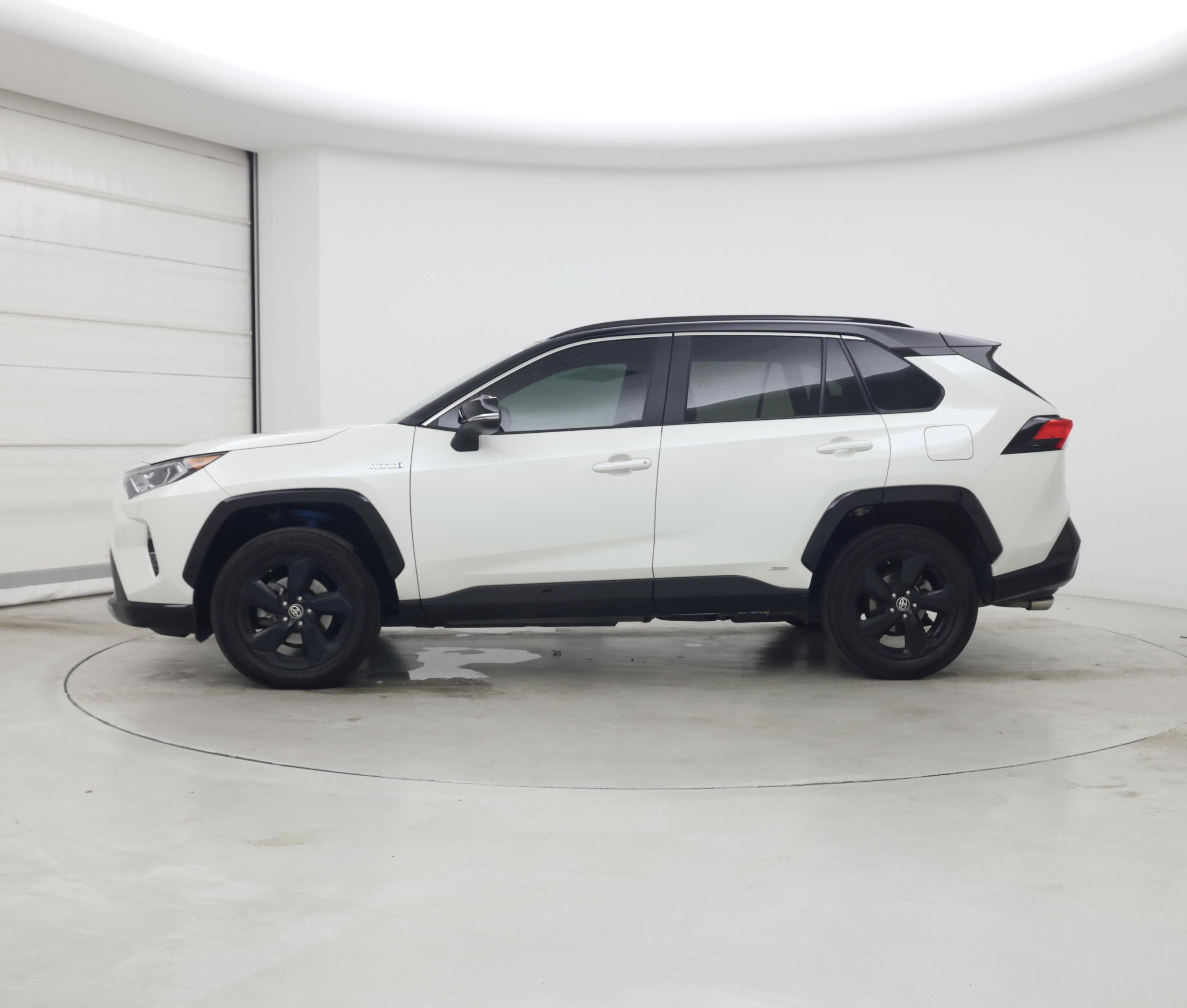 Thumbnail: 2021 Toyota RAV4 - 3