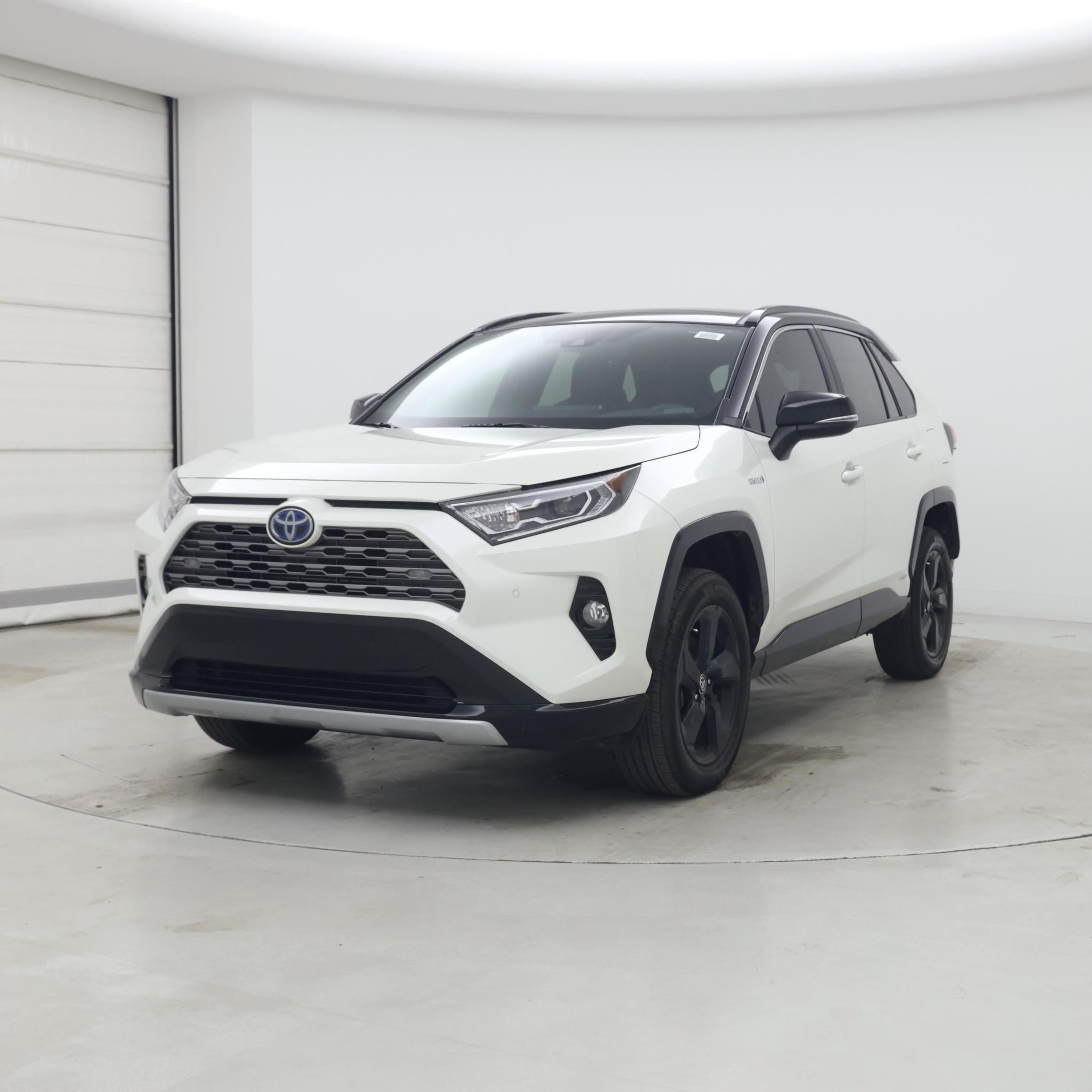 Thumbnail: 2021 Toyota RAV4 - 4
