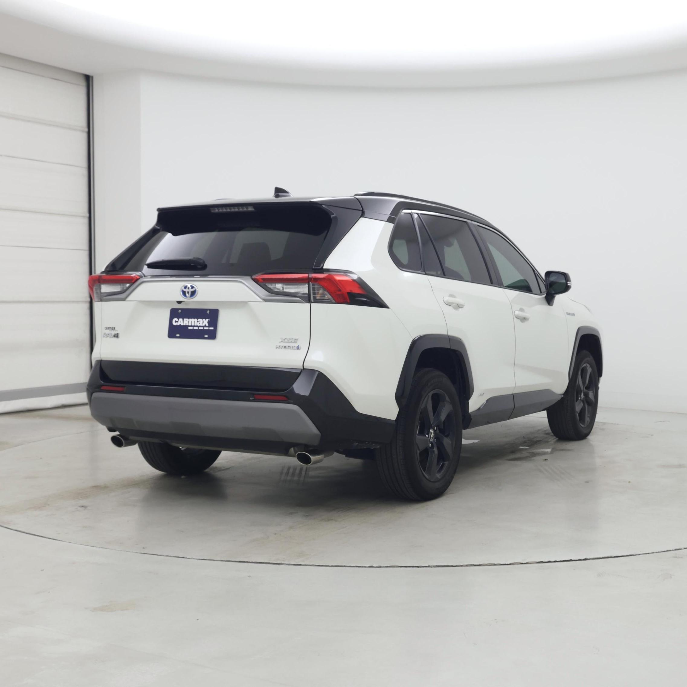 Thumbnail: 2021 Toyota RAV4 - 8