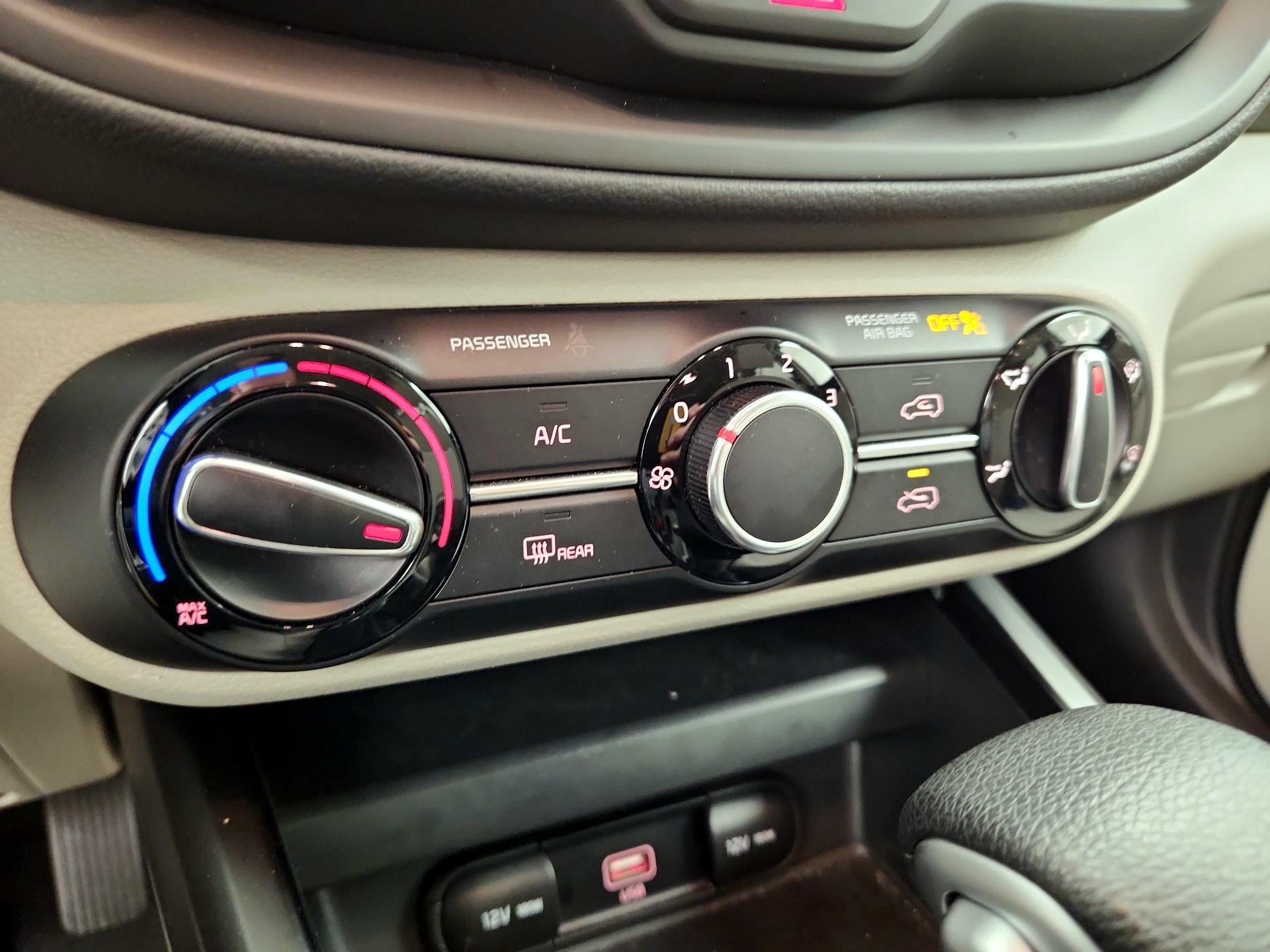 Thumbnail: 2020 Kia Soul - 16