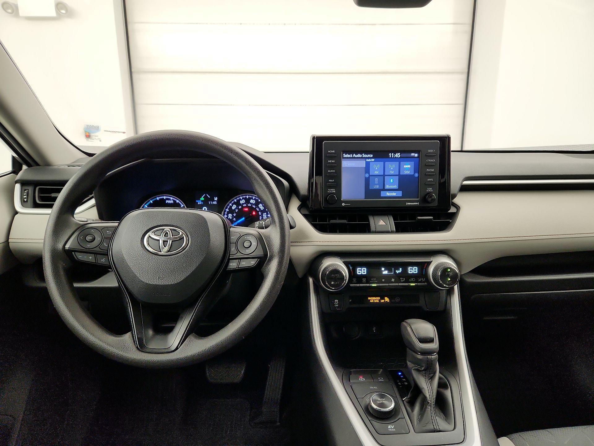 Thumbnail: 2020 Toyota RAV4 - 9