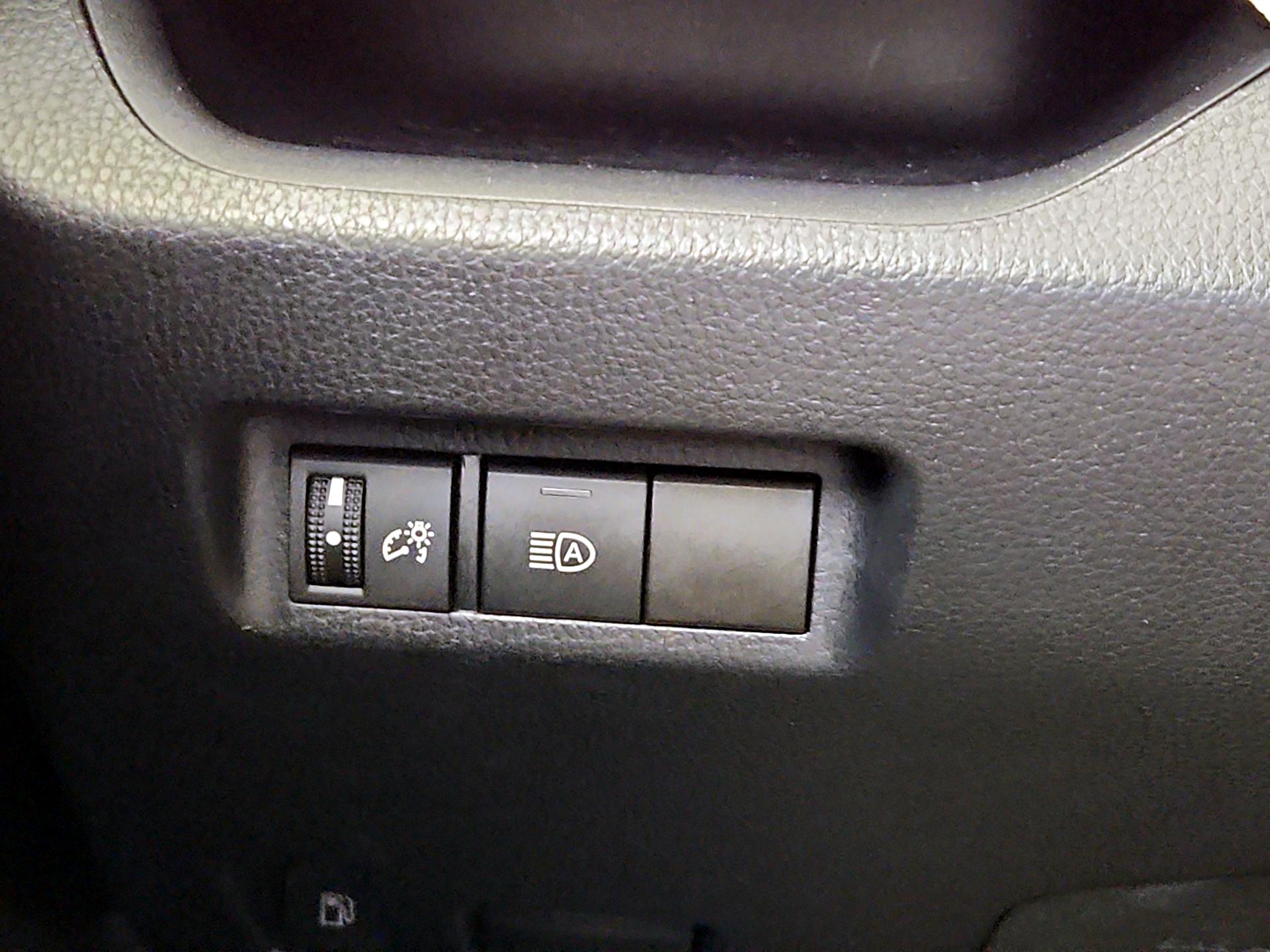 Thumbnail: 2020 Toyota RAV4 - 13