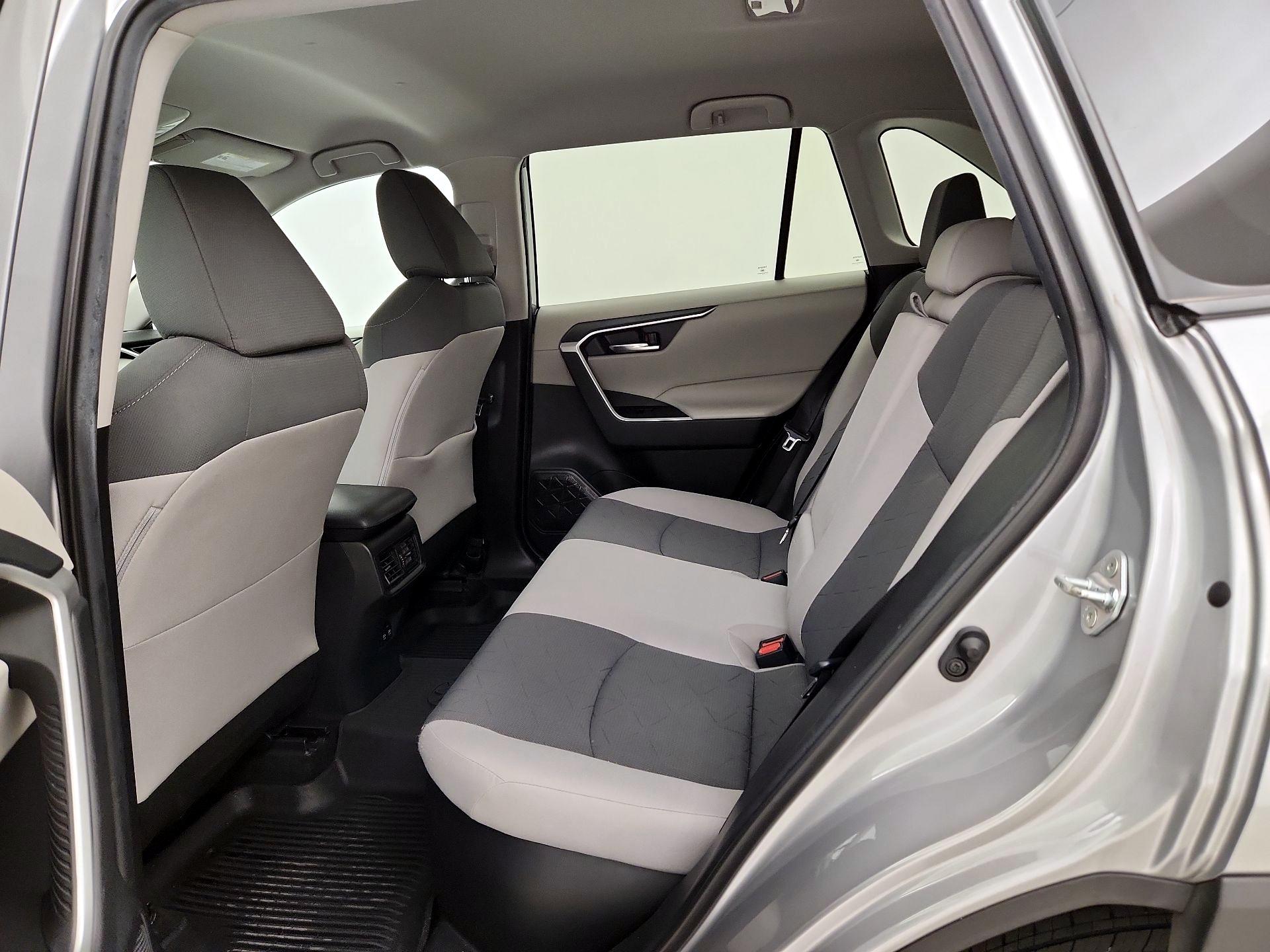 Thumbnail: 2020 Toyota RAV4 - 19