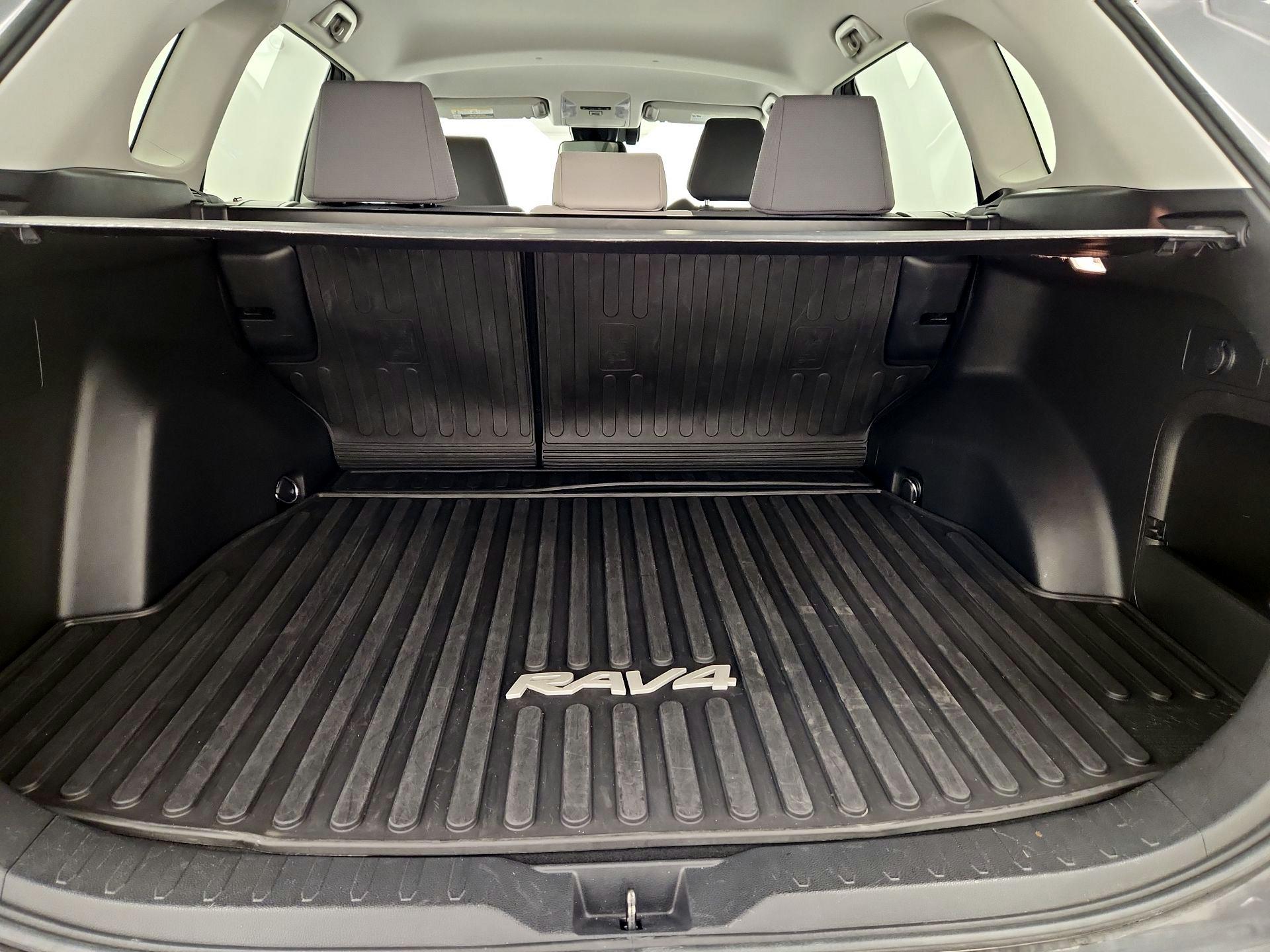 Thumbnail: 2020 Toyota RAV4 - 20