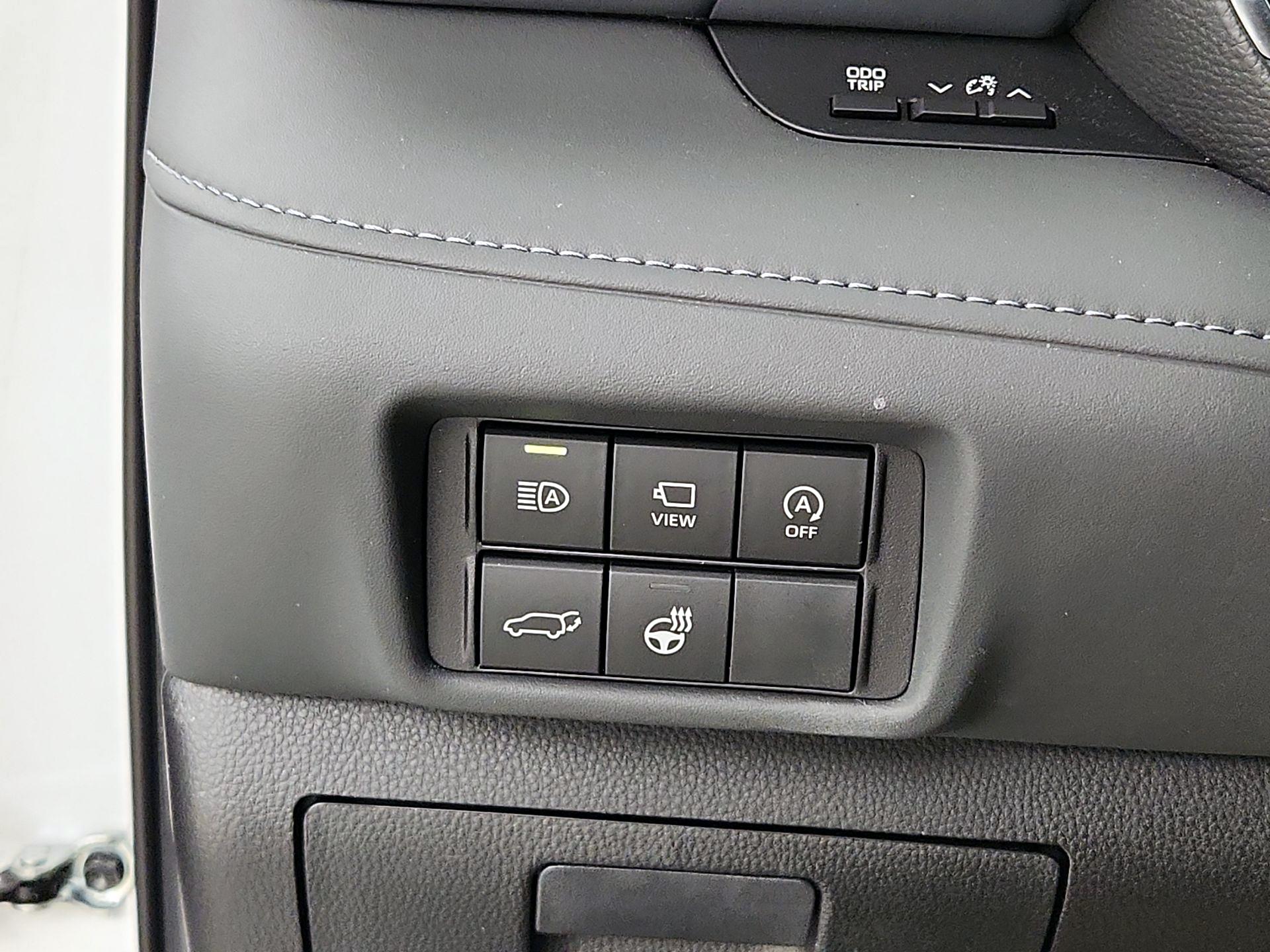 Thumbnail: 2023 Toyota Highlander - 13