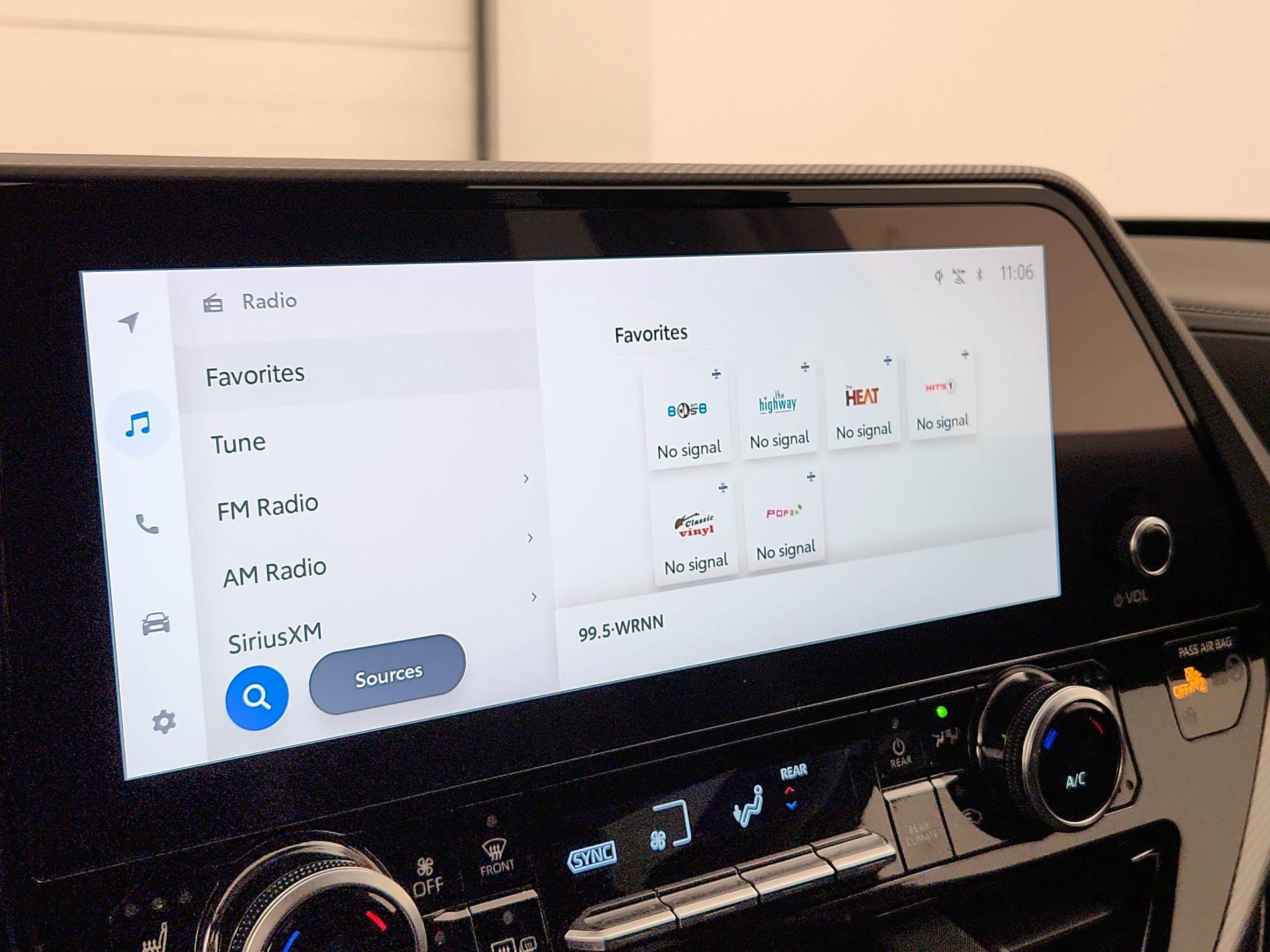 Thumbnail: 2023 Toyota Highlander - 15