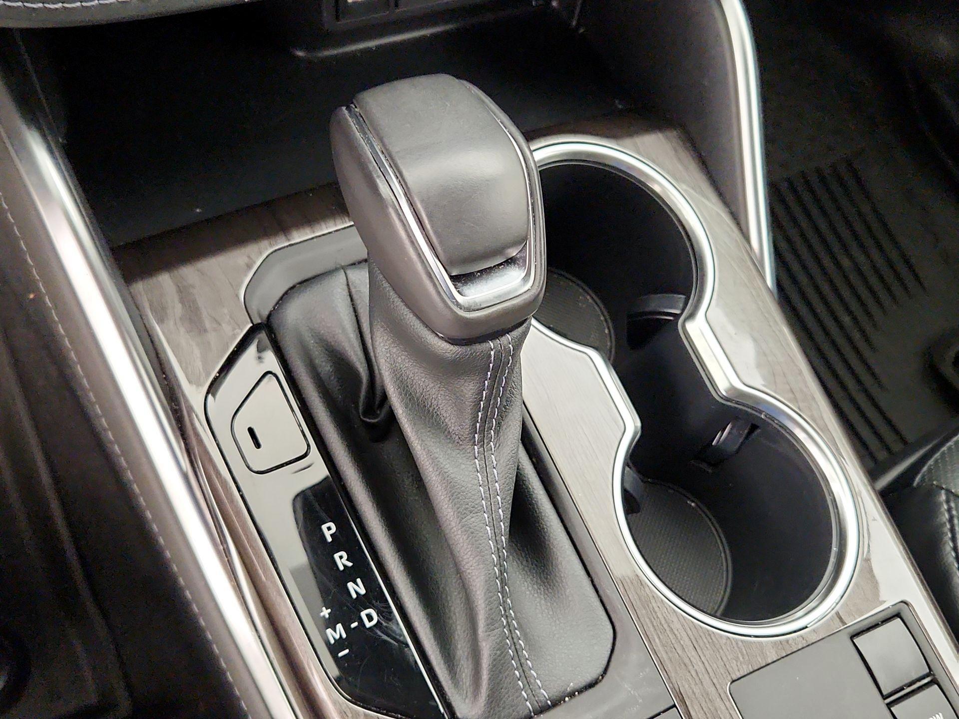 Thumbnail: 2023 Toyota Highlander - 17