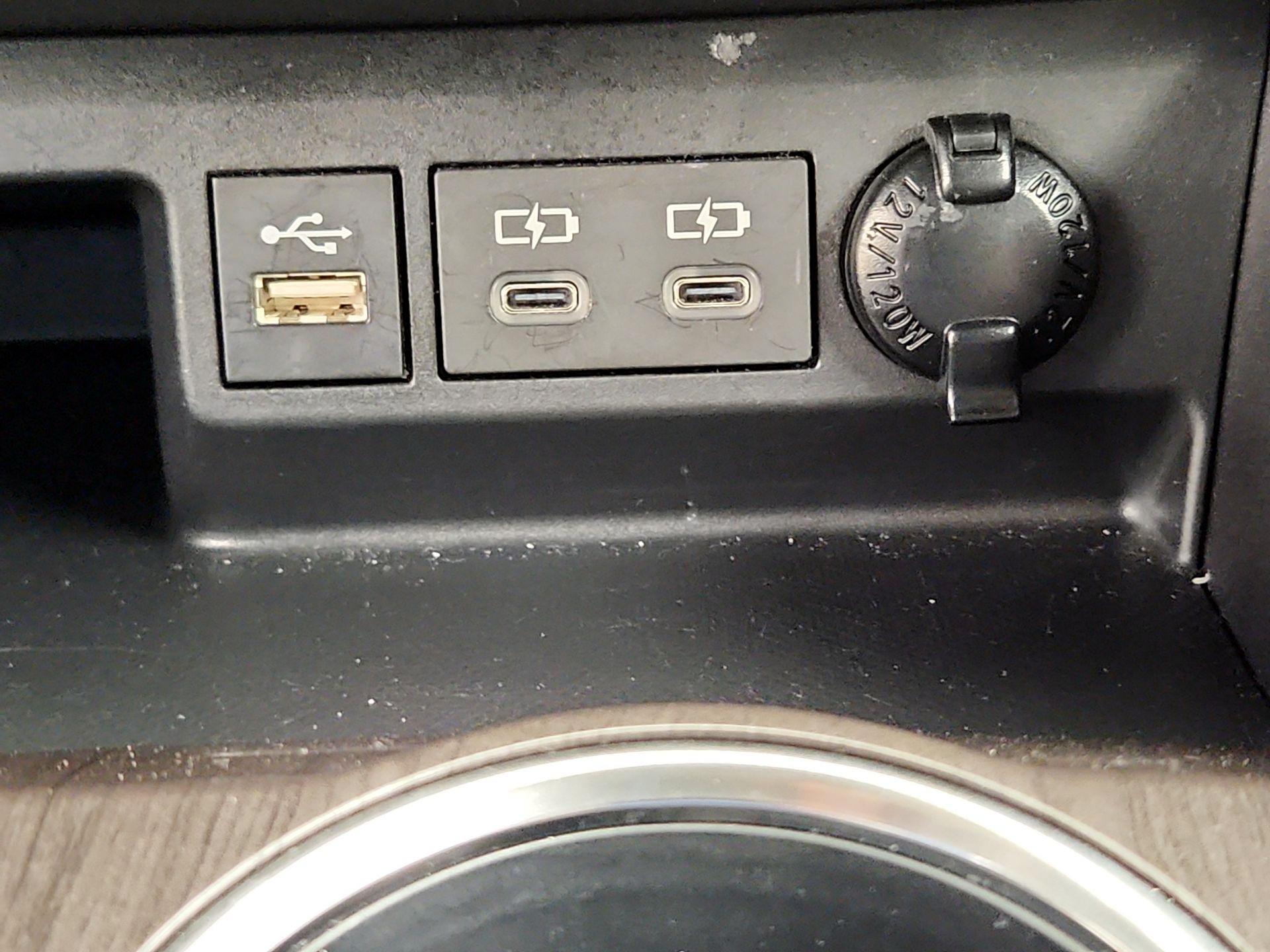 Thumbnail: 2023 Toyota Highlander - 18