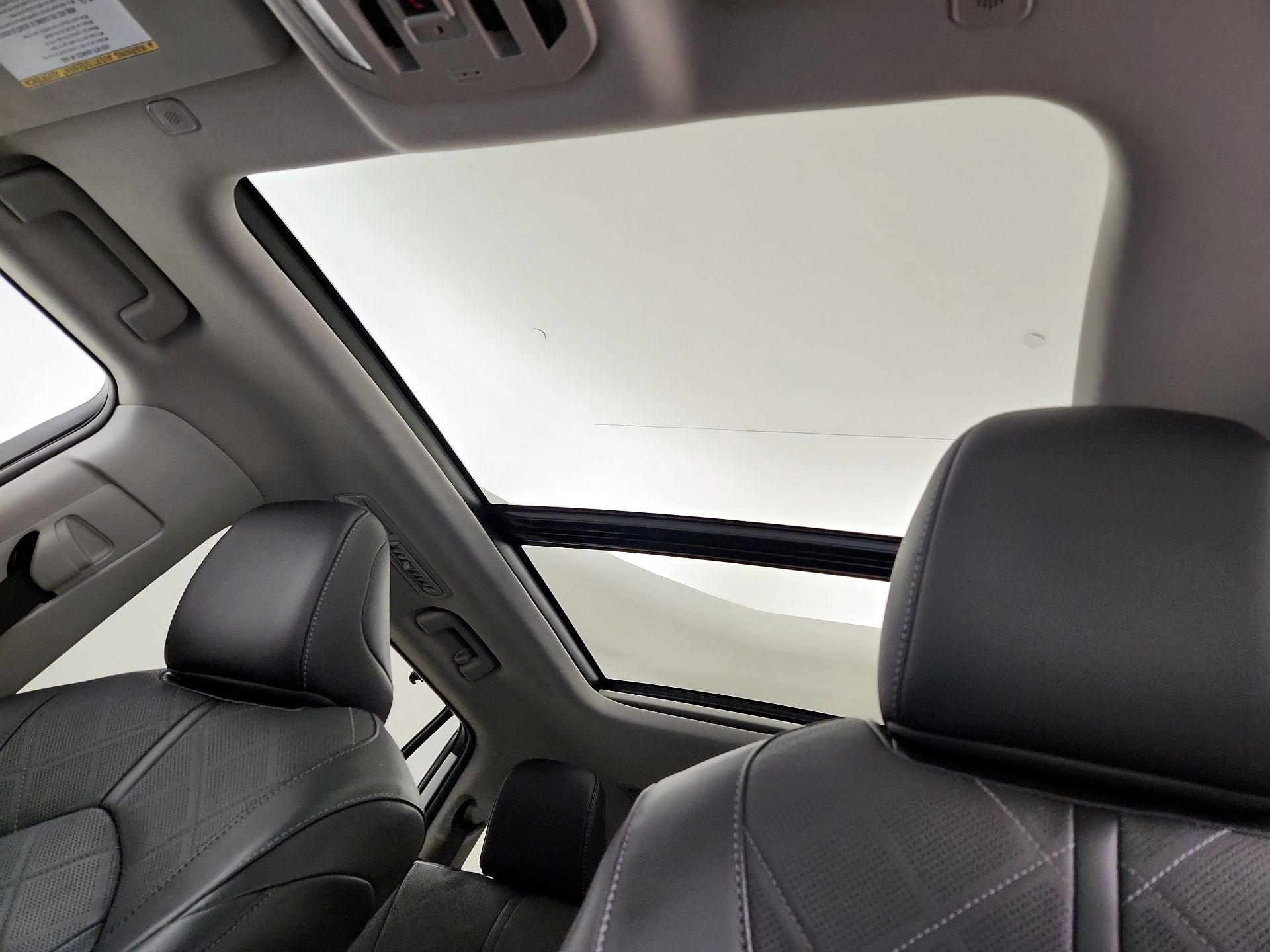 Thumbnail: 2023 Toyota Highlander - 19