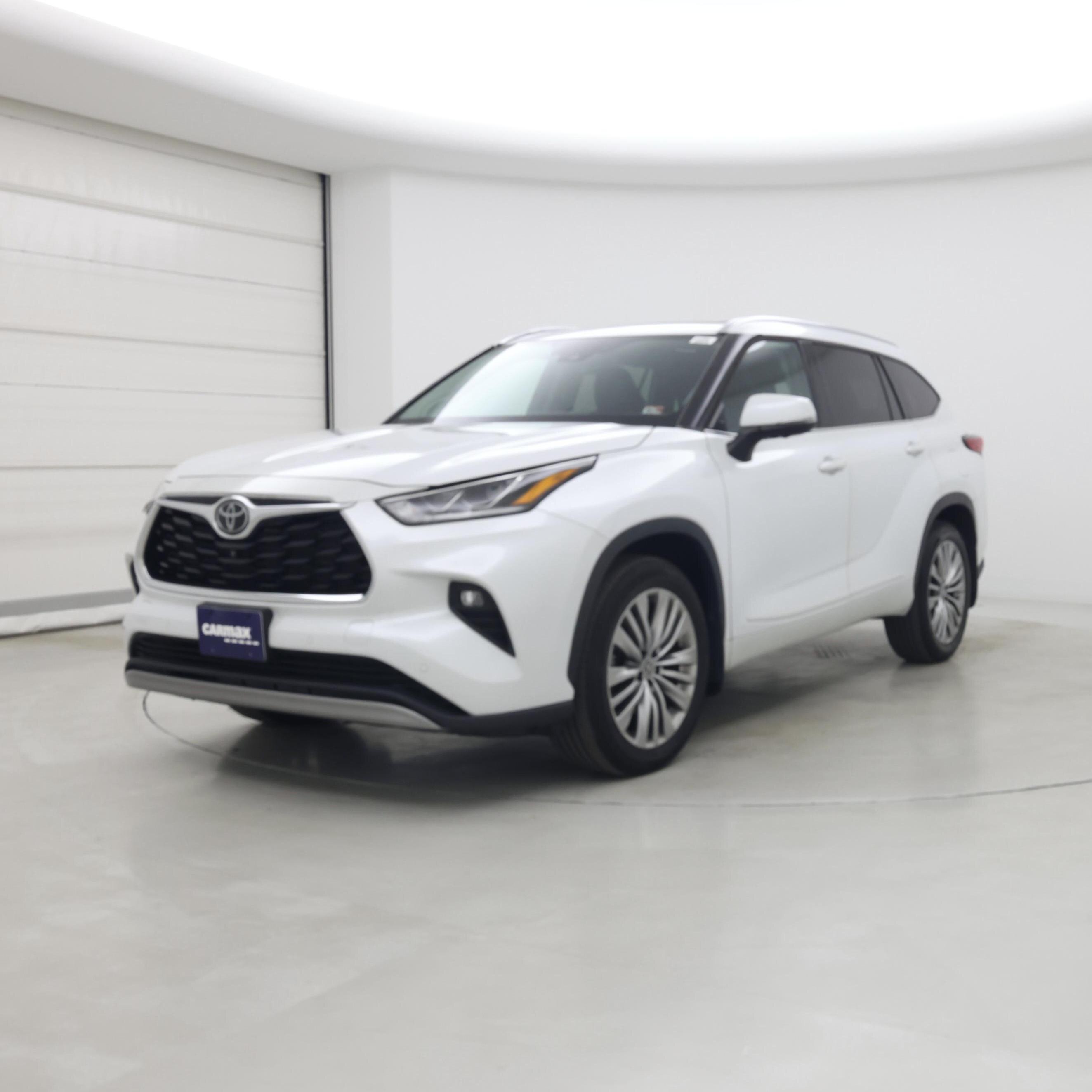 Thumbnail: 2023 Toyota Highlander - 4