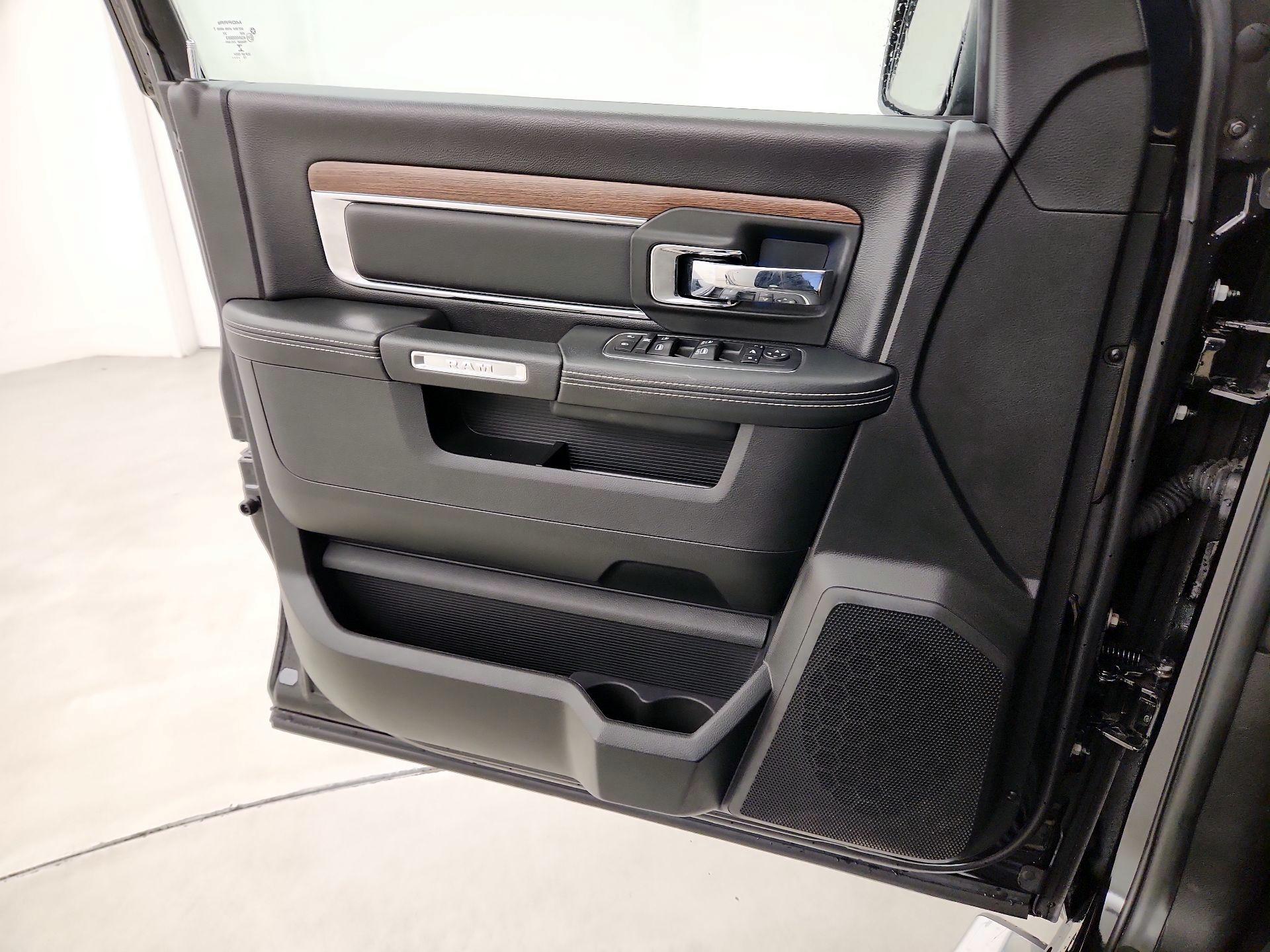 Thumbnail: 2019 RAM 1500 Classic - 12