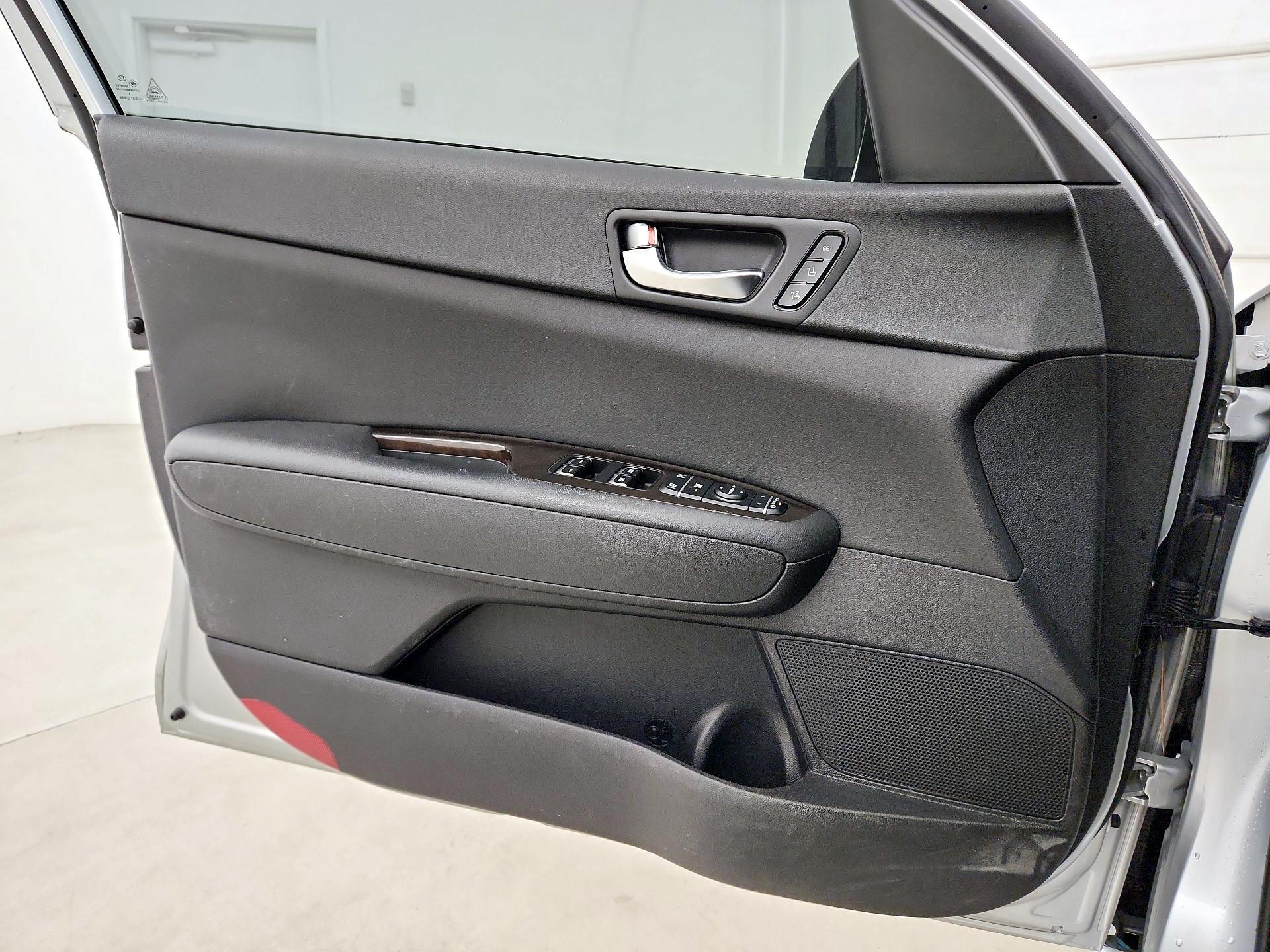 Thumbnail: 2017 Kia Optima - 12