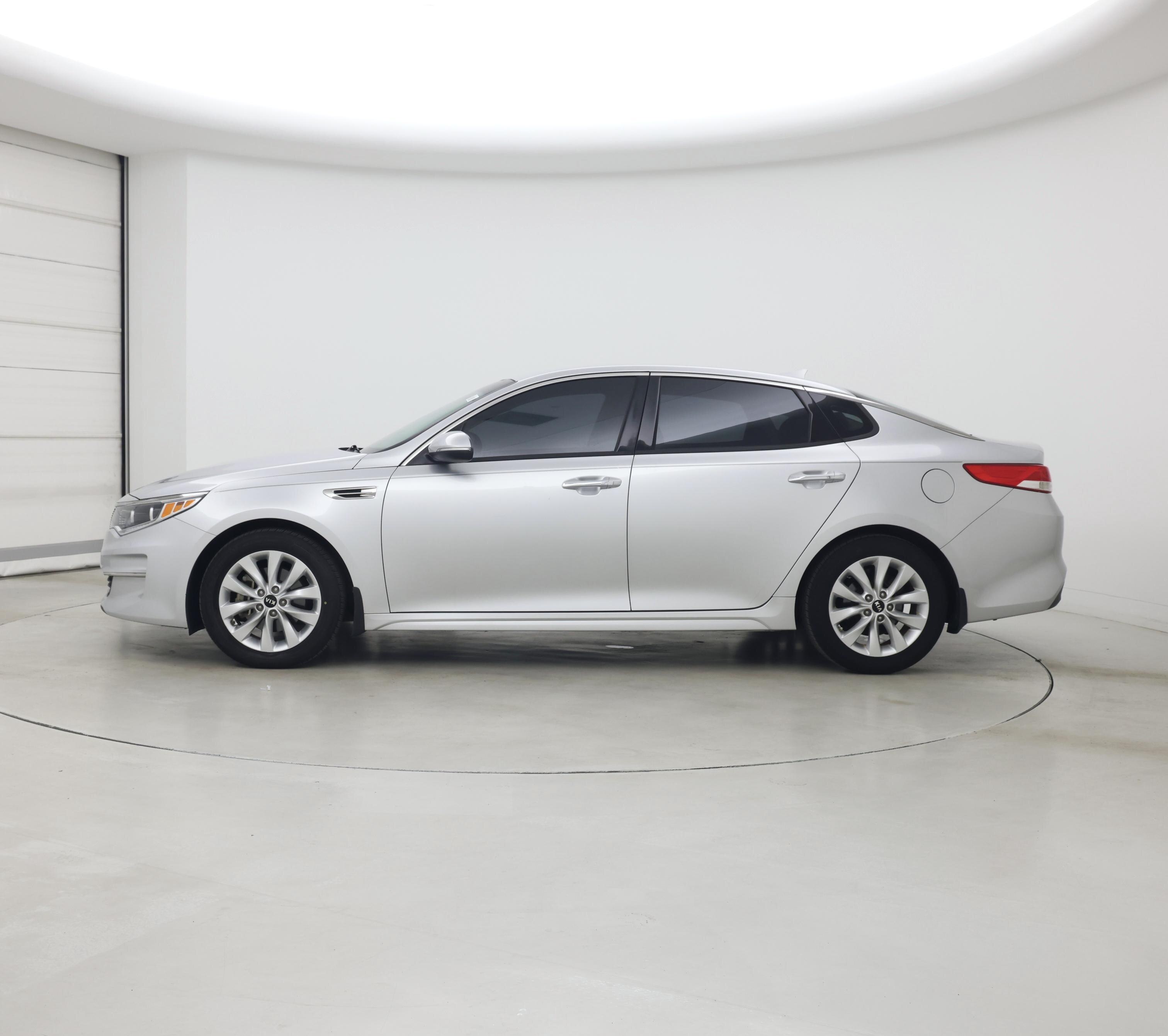 Thumbnail: 2017 Kia Optima - 3